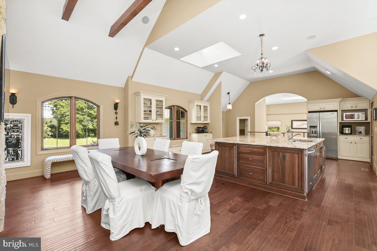 POTOMAC OUTSIDE - Residential