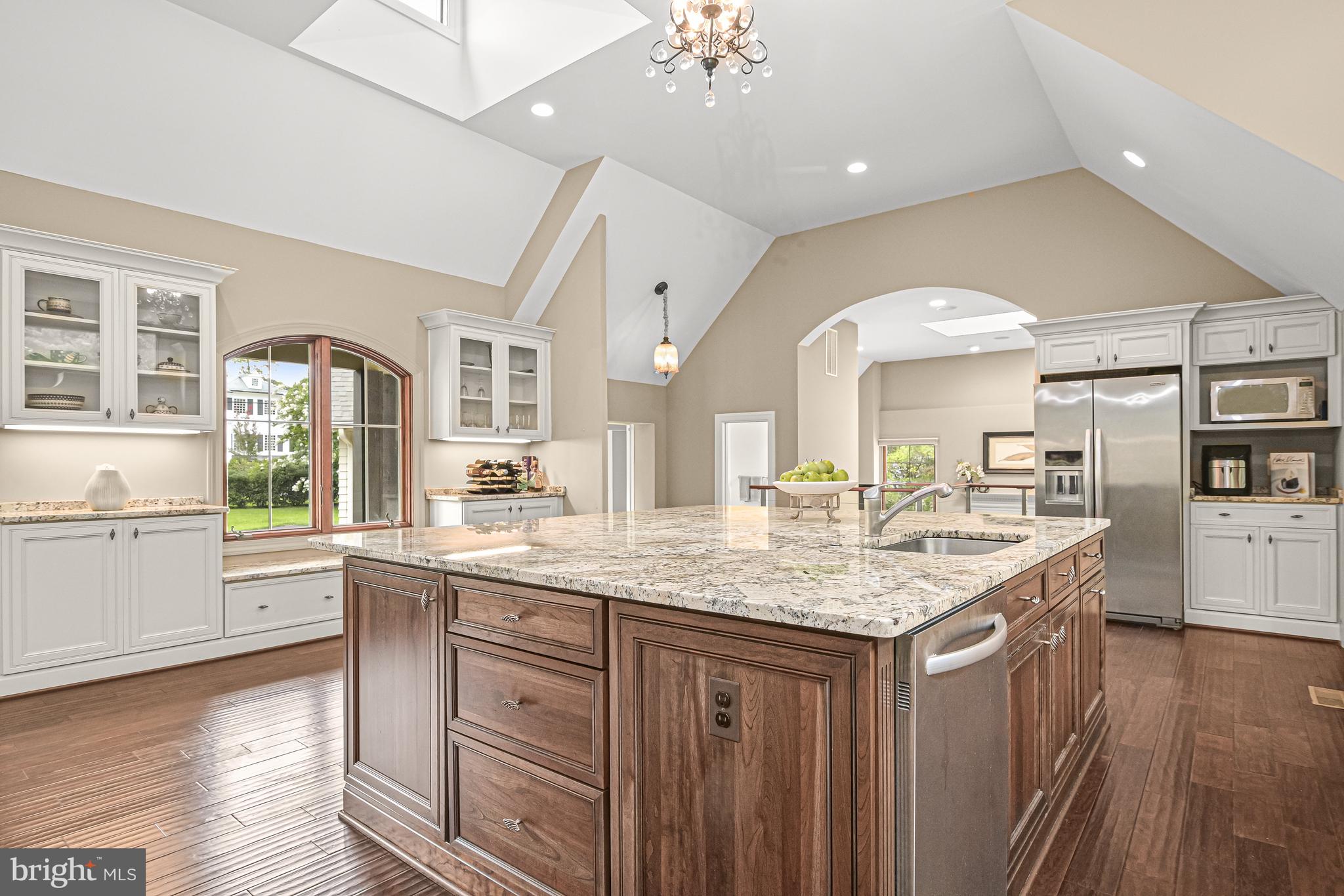 POTOMAC OUTSIDE - Residential