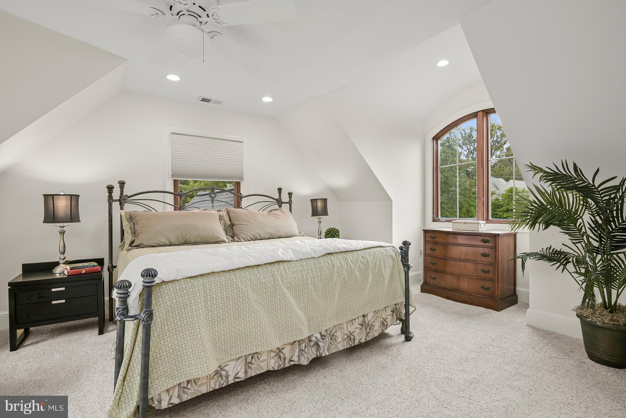 POTOMAC OUTSIDE - Residential