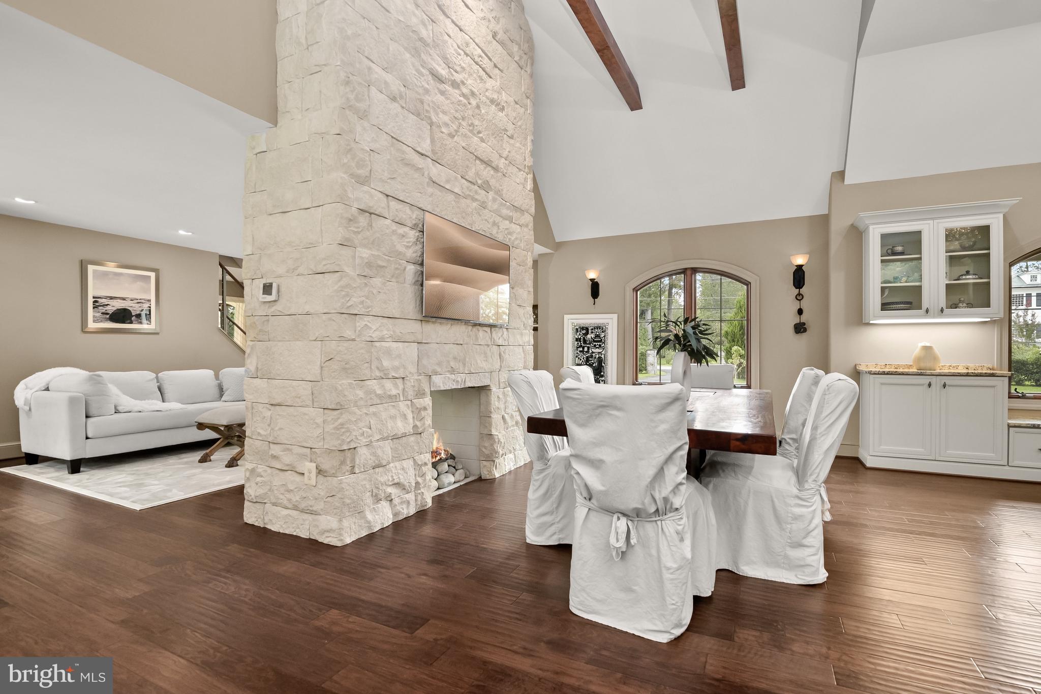 POTOMAC OUTSIDE - Residential