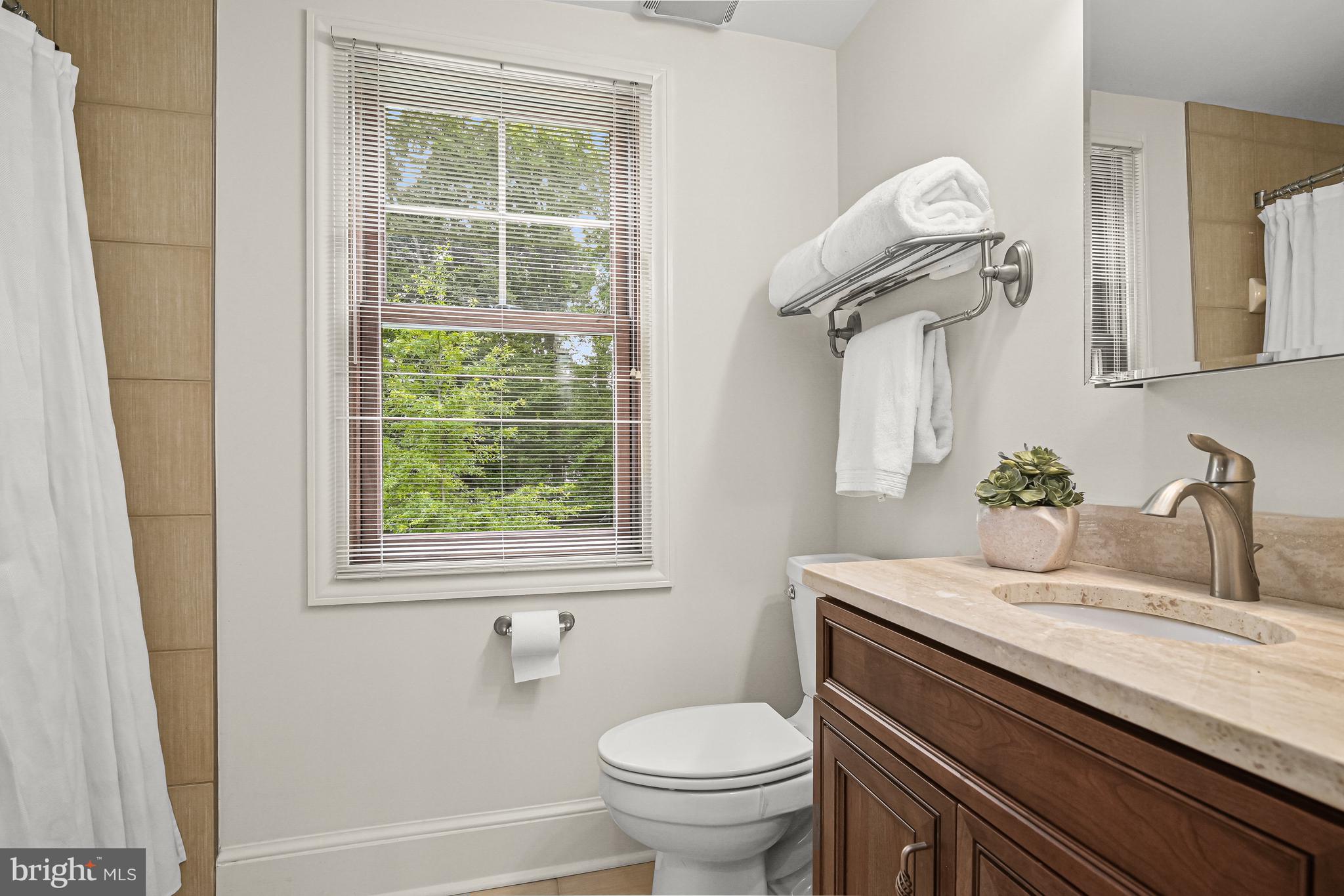 POTOMAC OUTSIDE - Residential