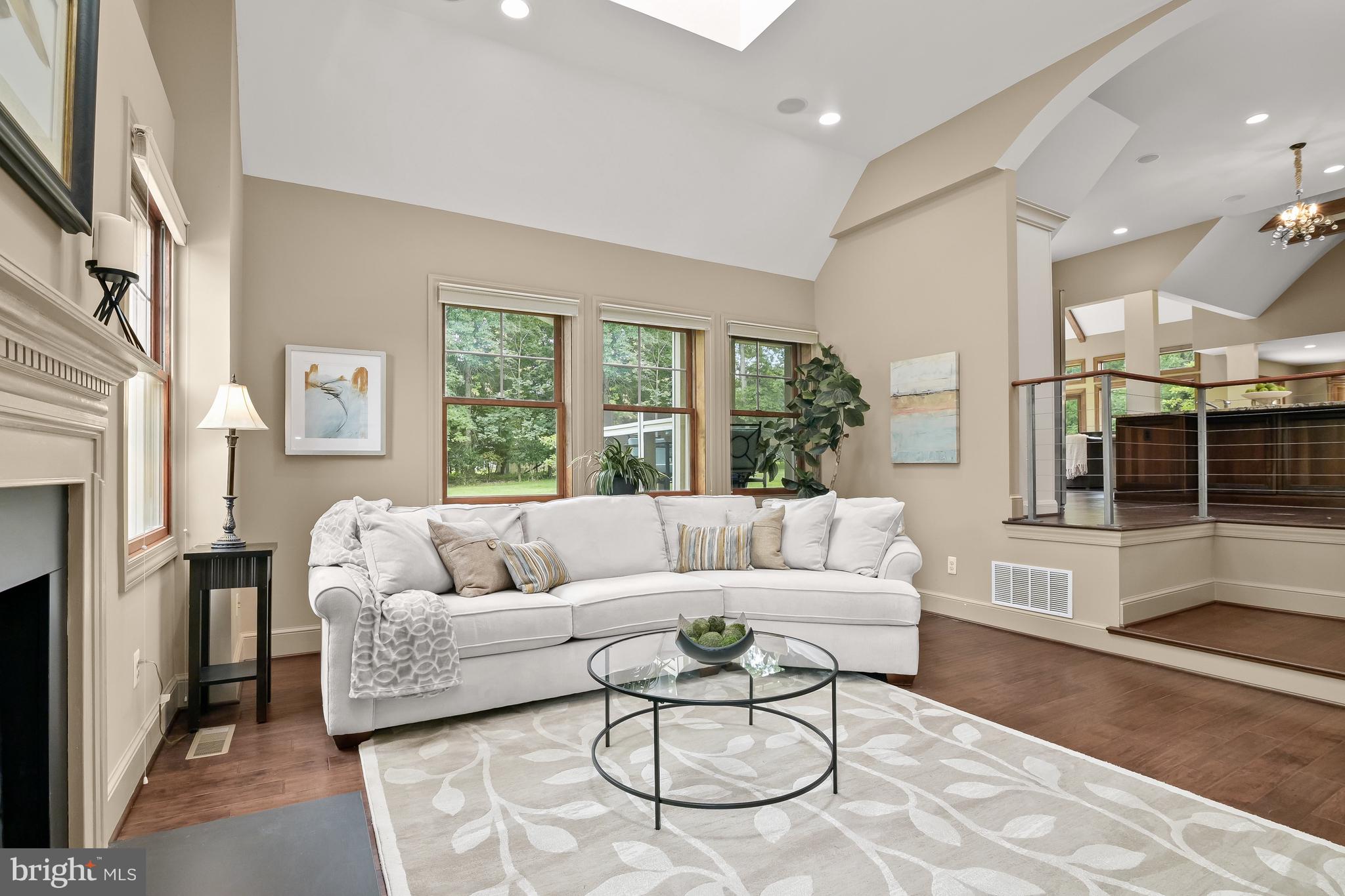 POTOMAC OUTSIDE - Residential