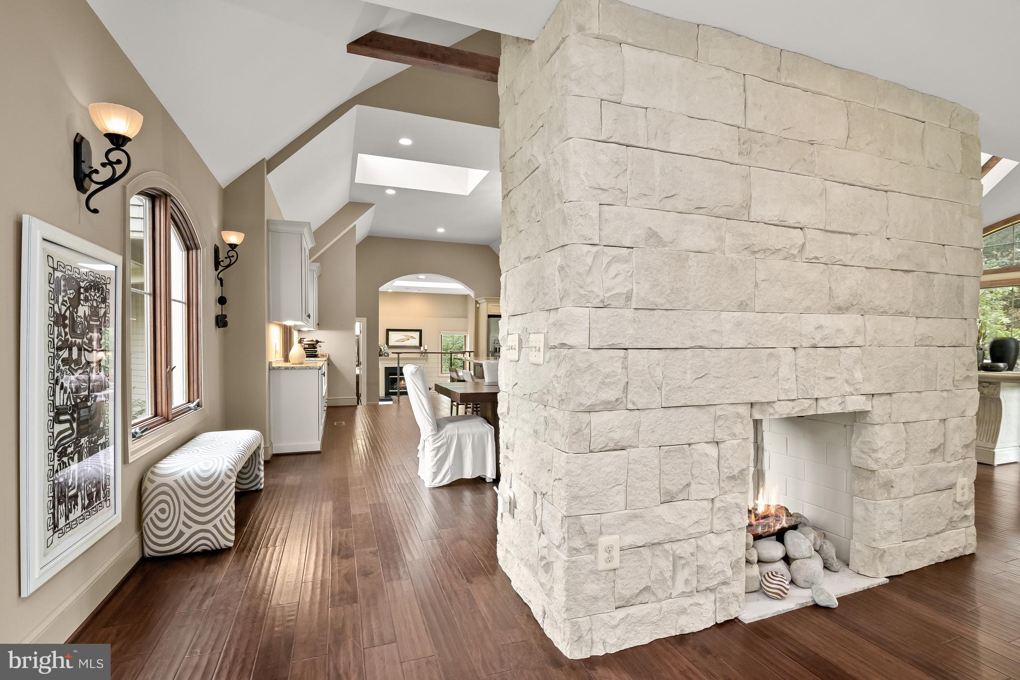 POTOMAC OUTSIDE - Residential