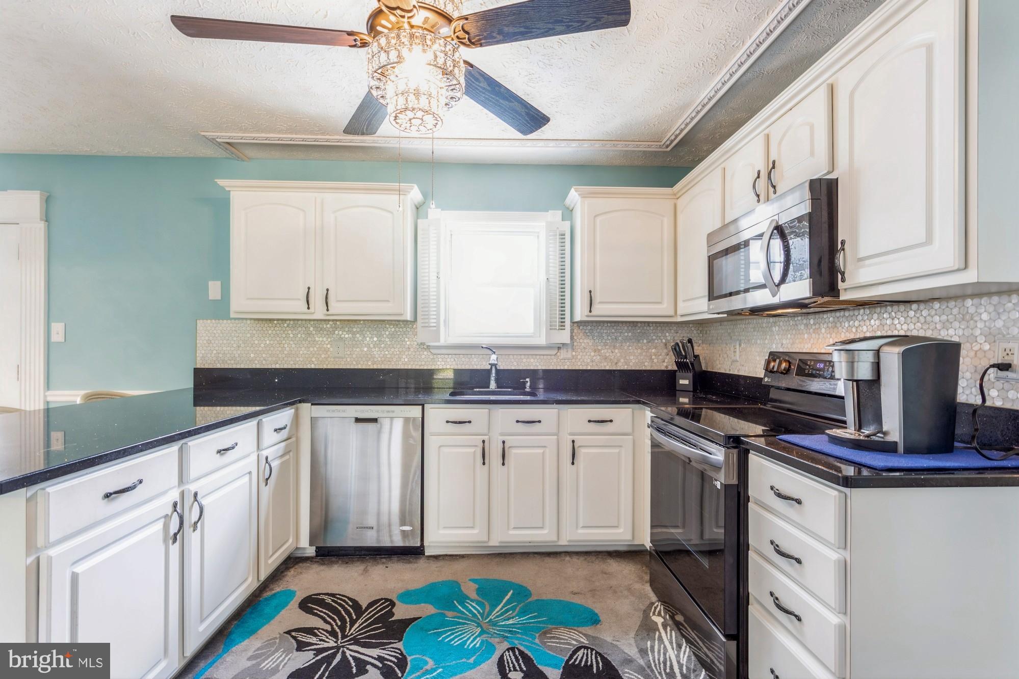 4325 CARLYLE GARTH