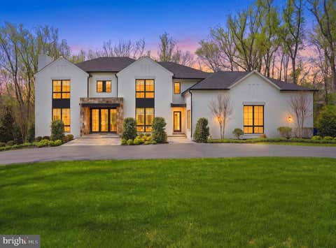 Photo of 938 Saigon Road, MCLEAN, VA 22102 (MLS # VAFX2327078)