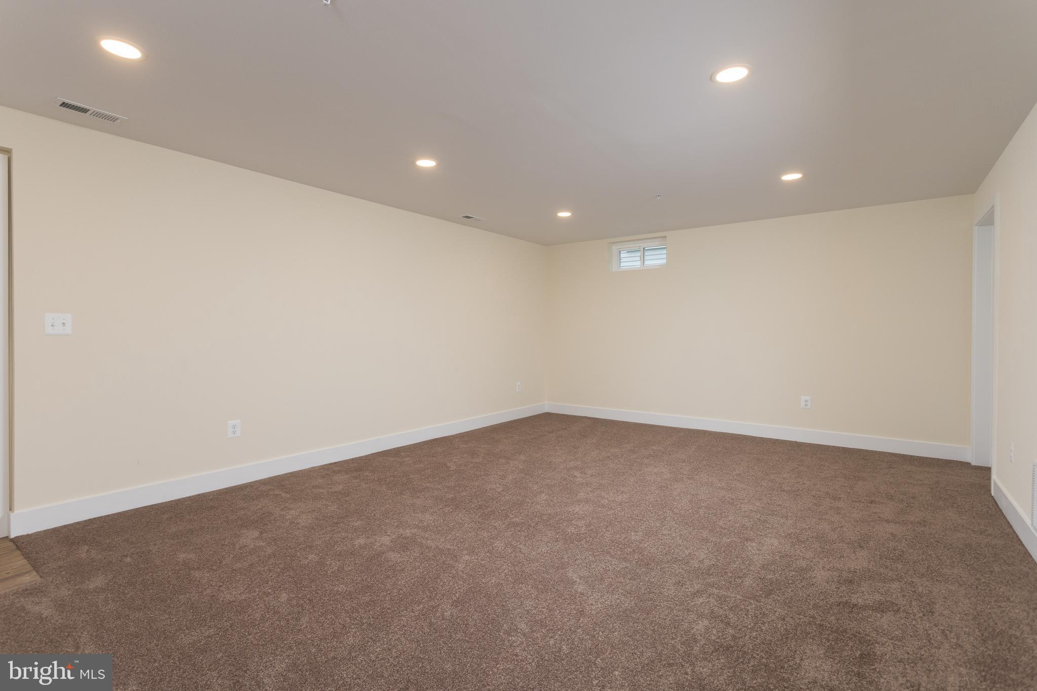 EDGEMERE/SPARROWS POINT - Residential