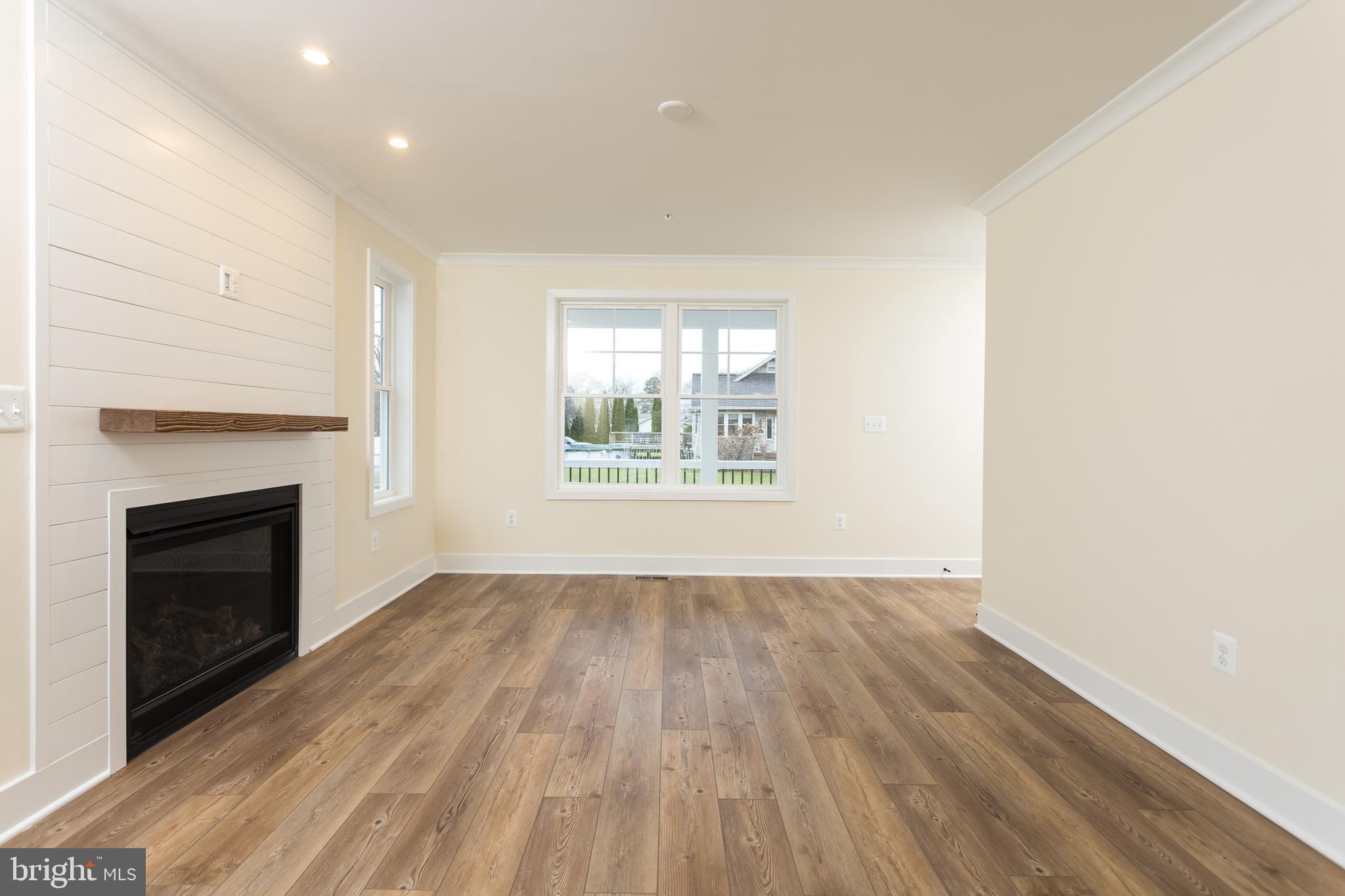 EDGEMERE/SPARROWS POINT - Residential