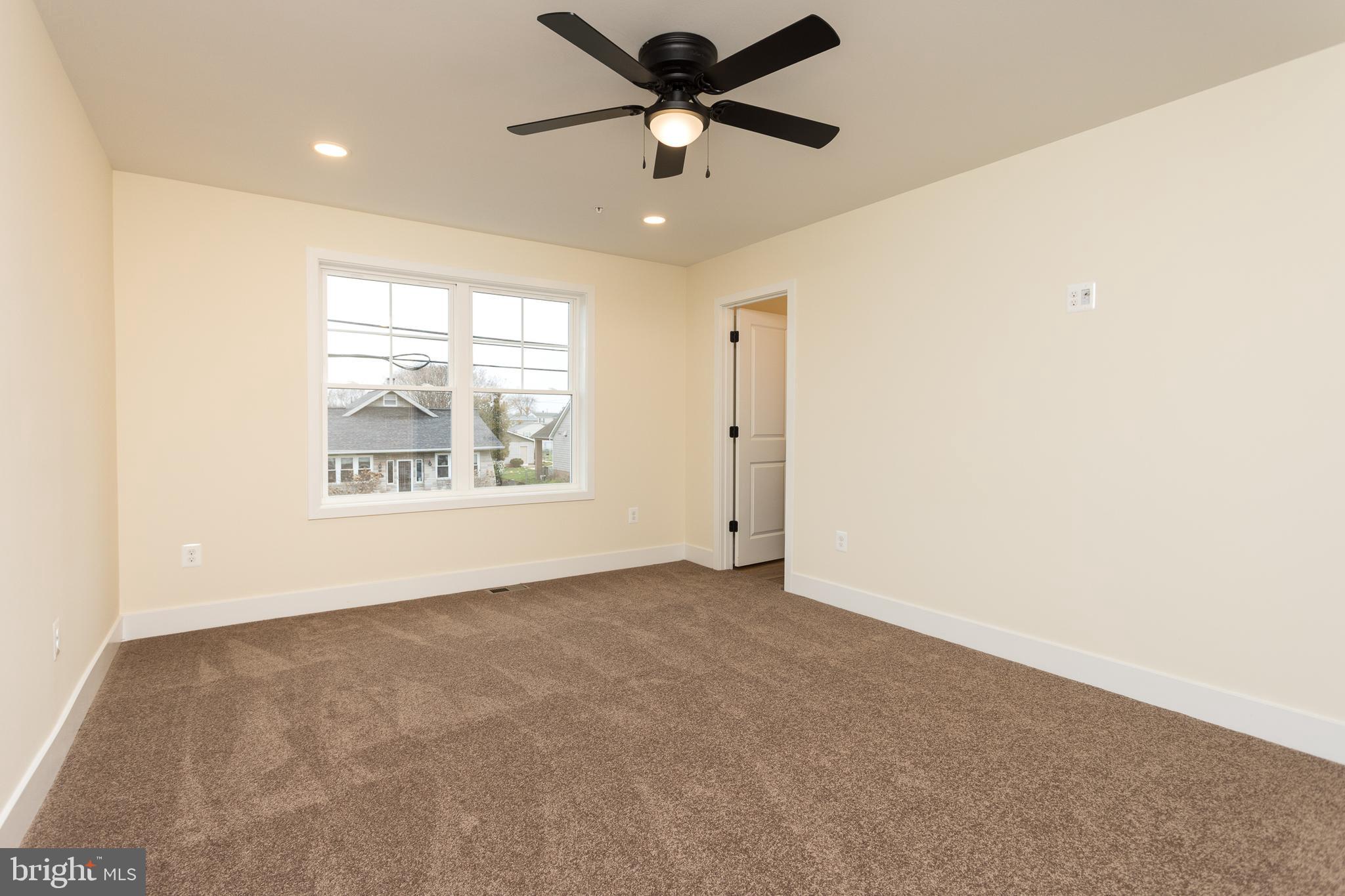 EDGEMERE/SPARROWS POINT - Residential