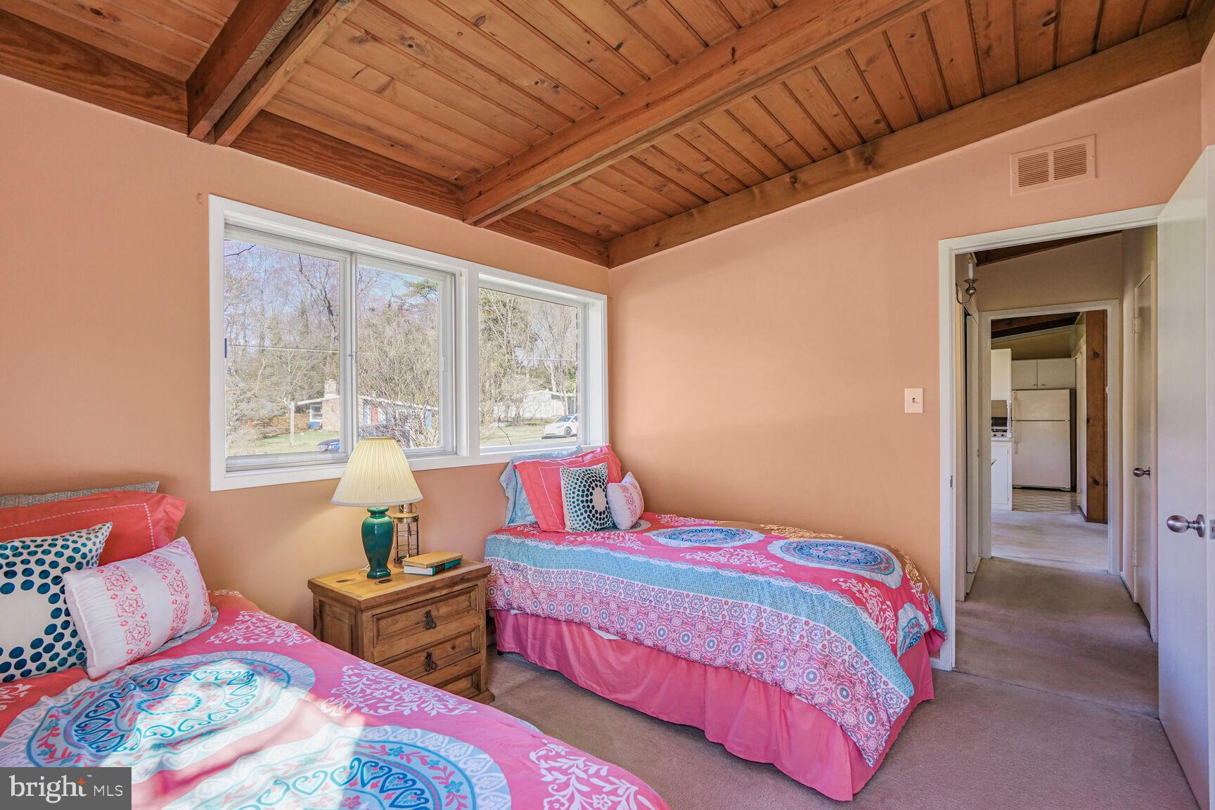 PINE SPRING - Residential