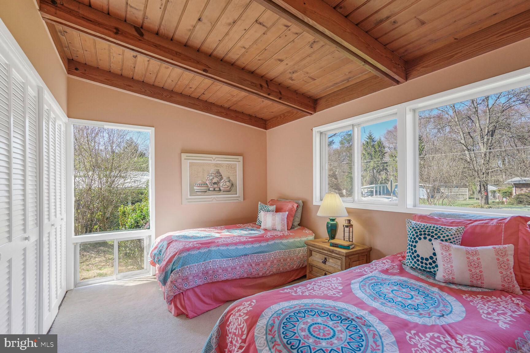 PINE SPRING - Residential