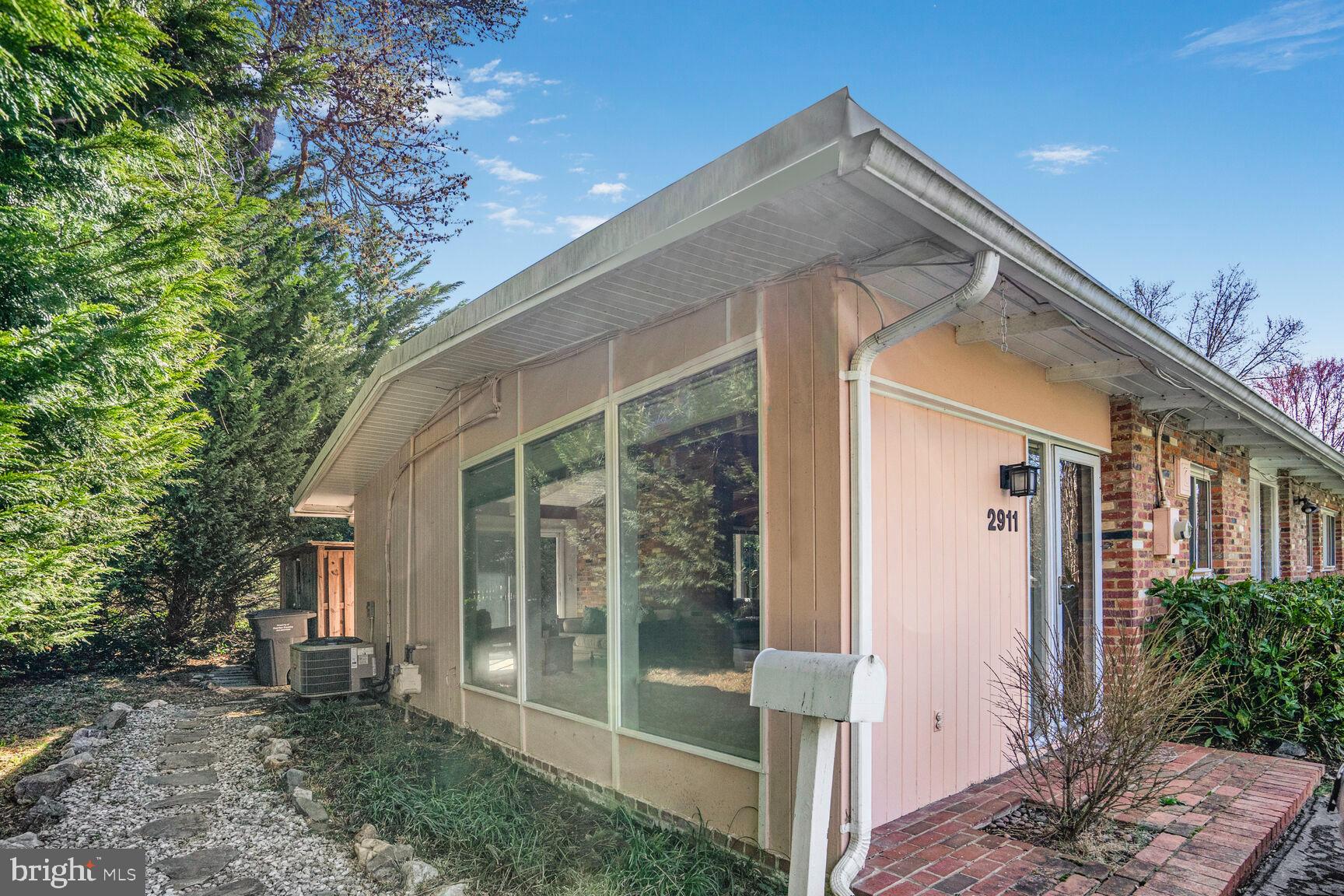 PINE SPRING - Residential