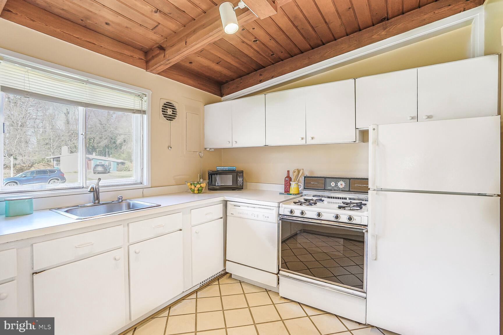 PINE SPRING - Residential