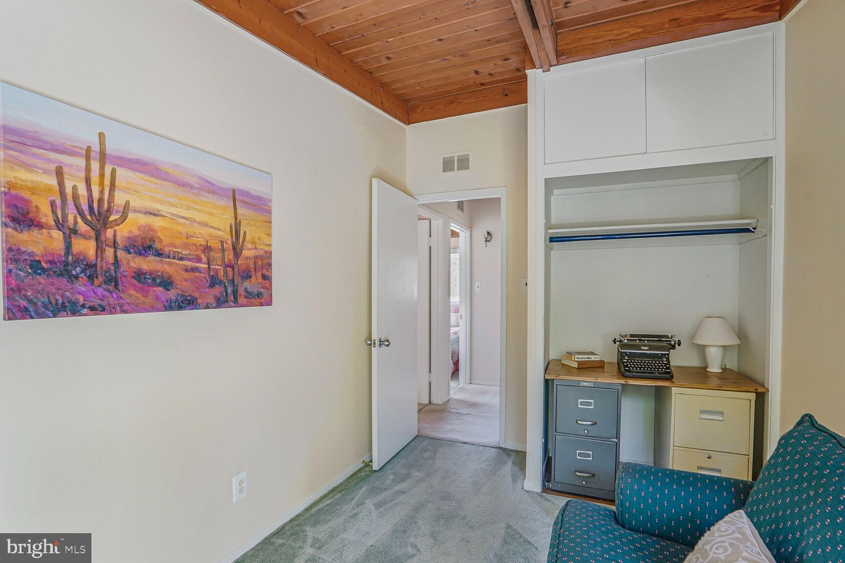 PINE SPRING - Residential