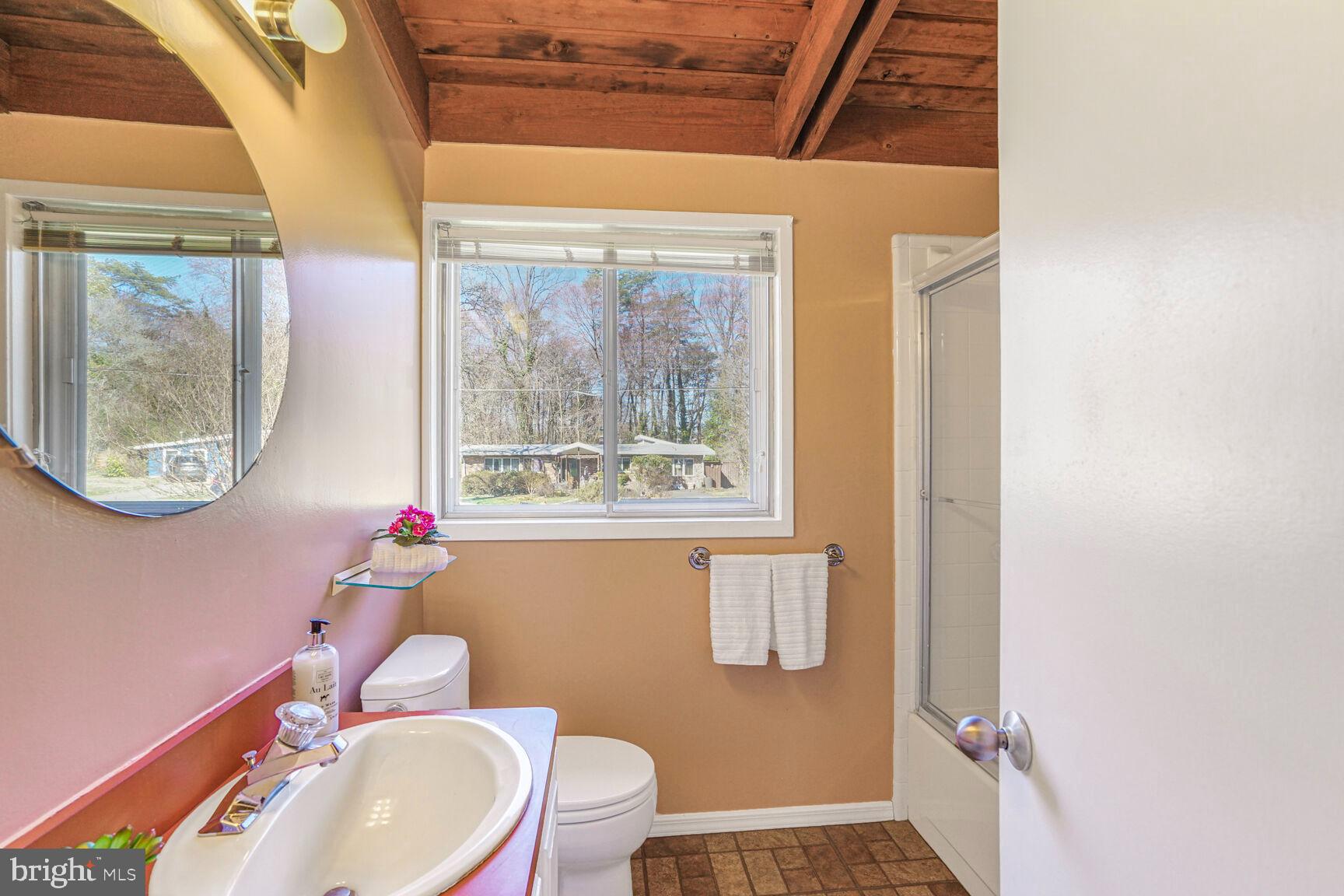 PINE SPRING - Residential