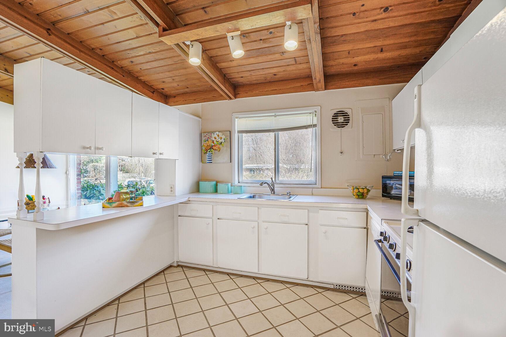 PINE SPRING - Residential