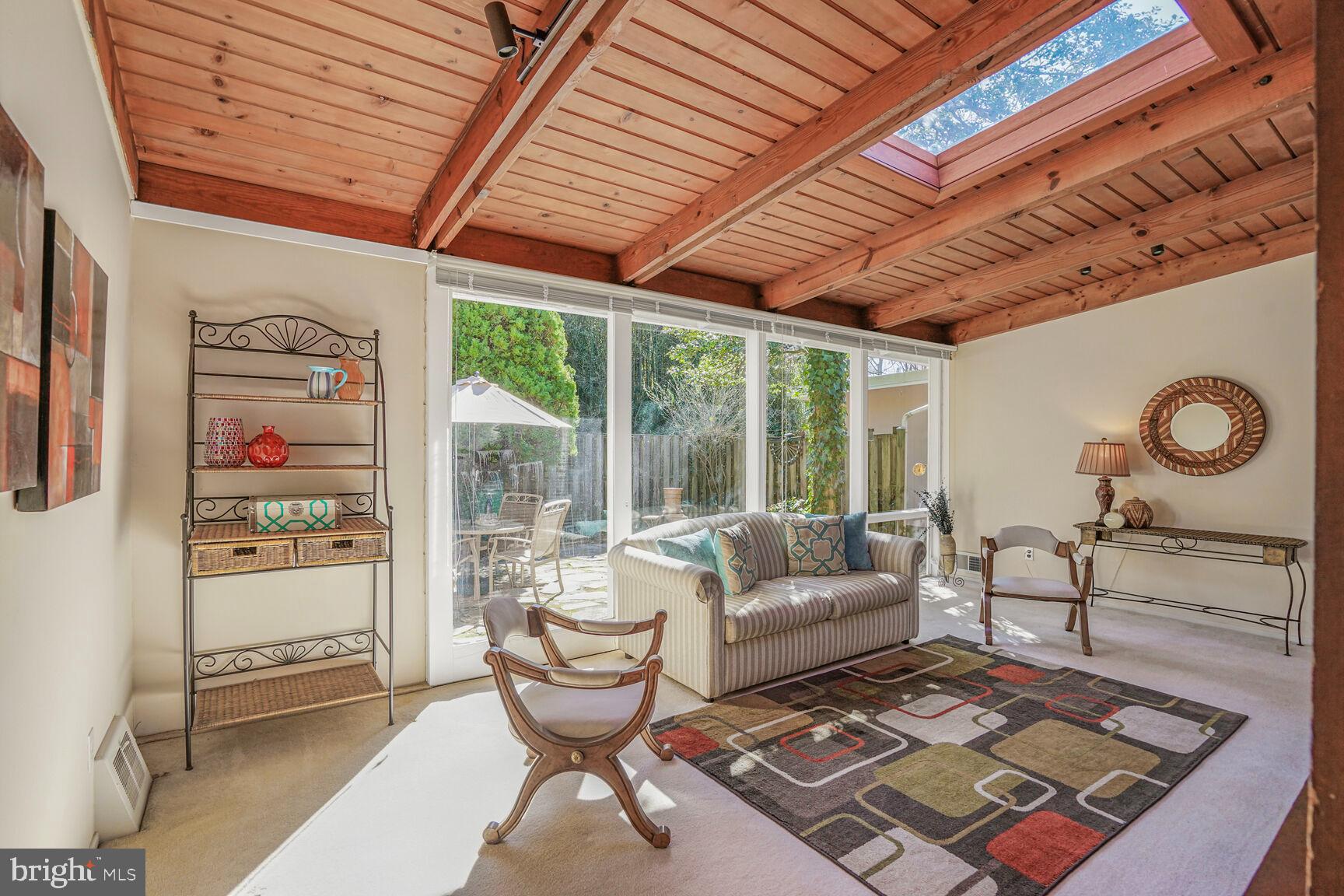 PINE SPRING - Residential