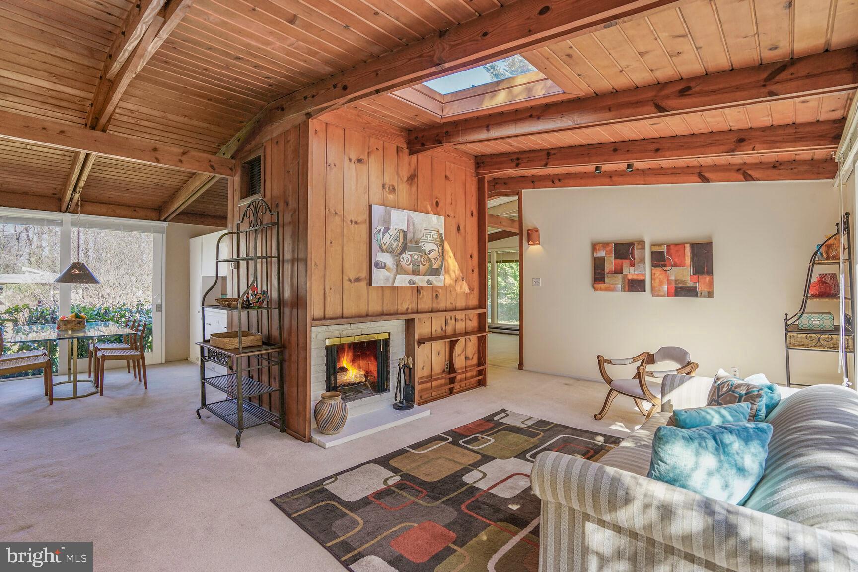 PINE SPRING - Residential