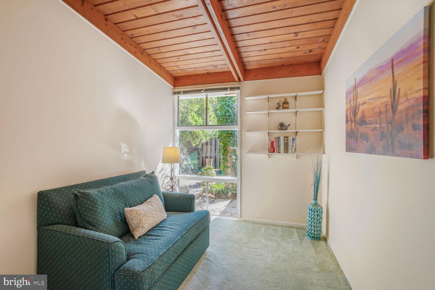 PINE SPRING - Residential