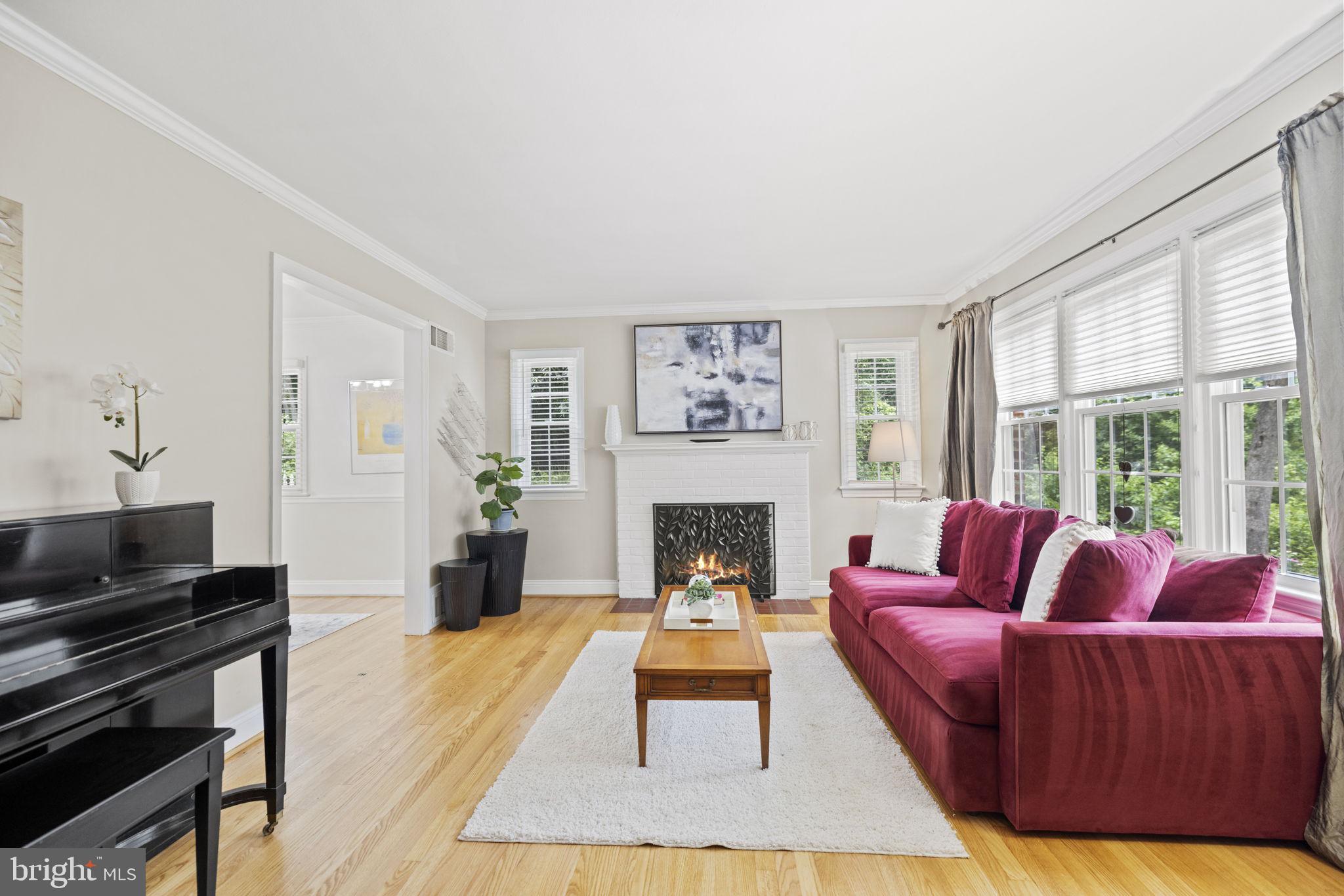 BUCKNELL MANOR - Residential