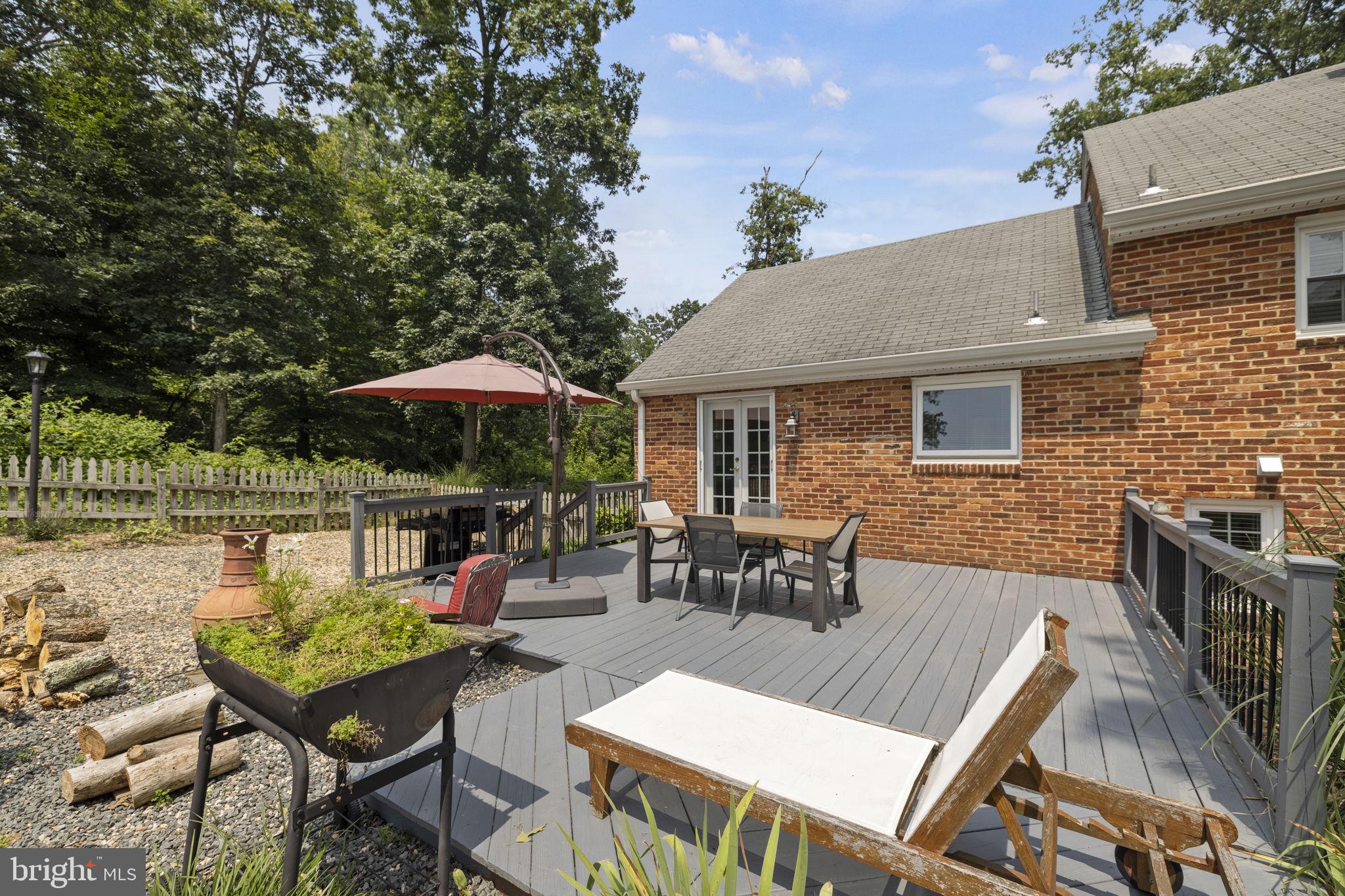 BUCKNELL MANOR - Residential