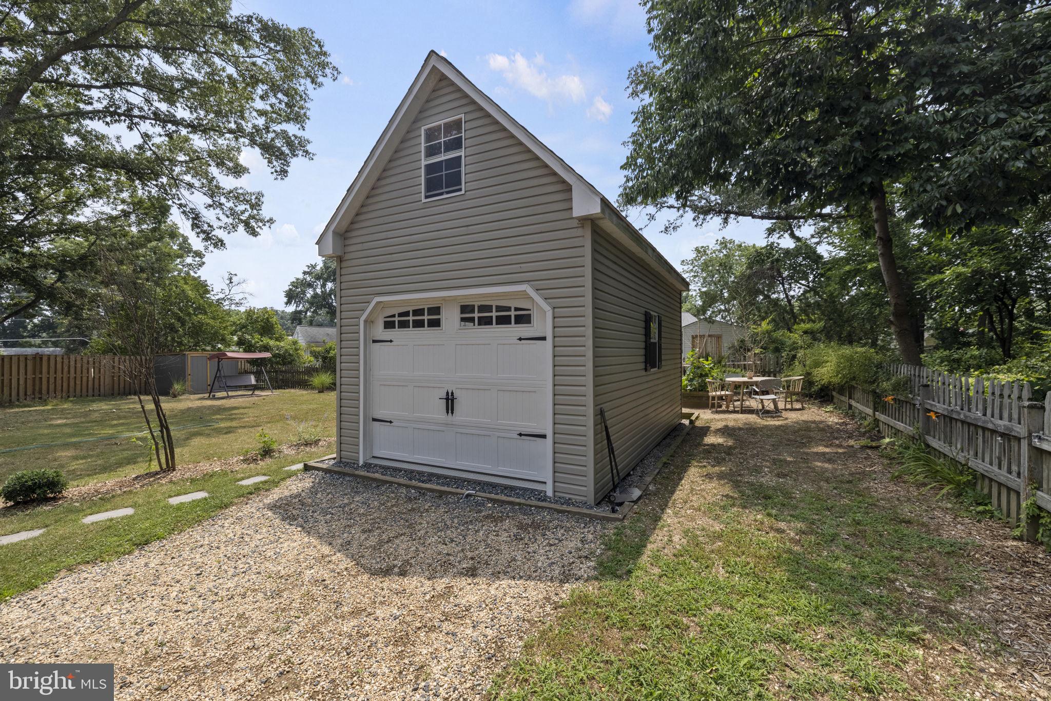 BUCKNELL MANOR - Residential