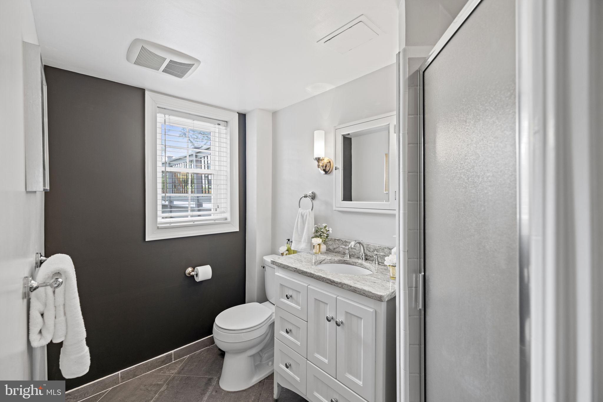 BUCKNELL MANOR - Residential