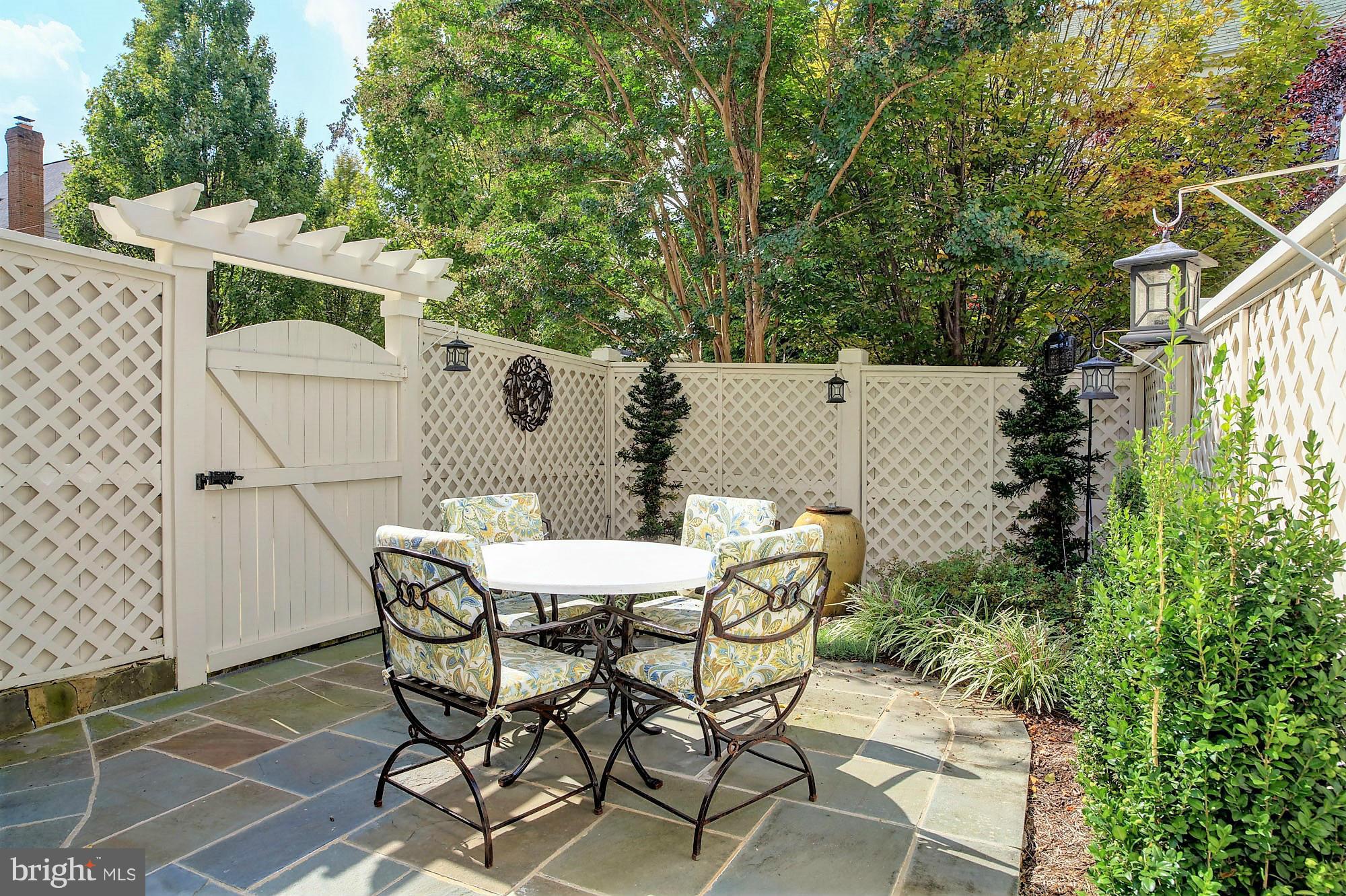 FARRCROFT - Residential