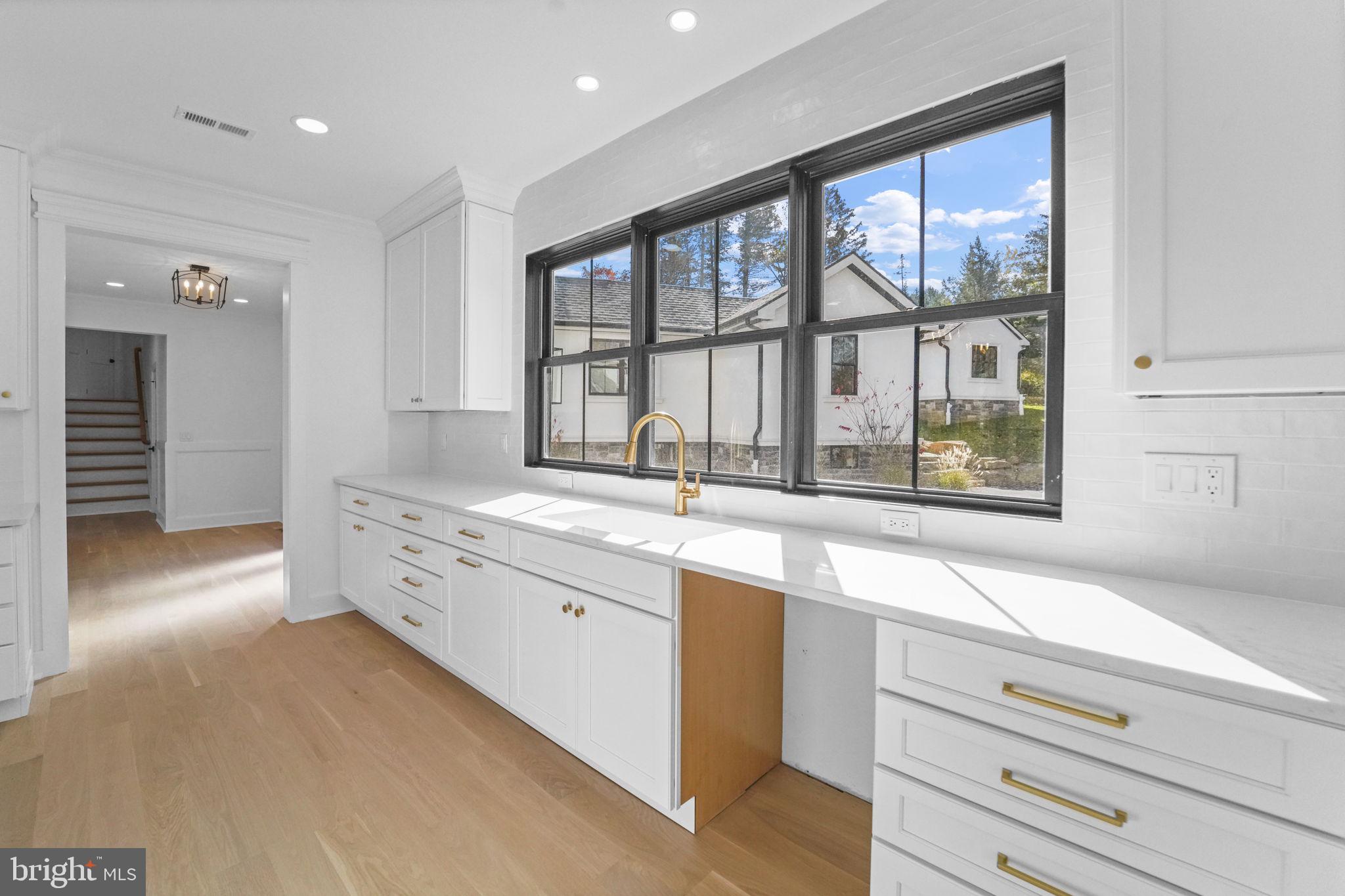 WESTERN - Residential