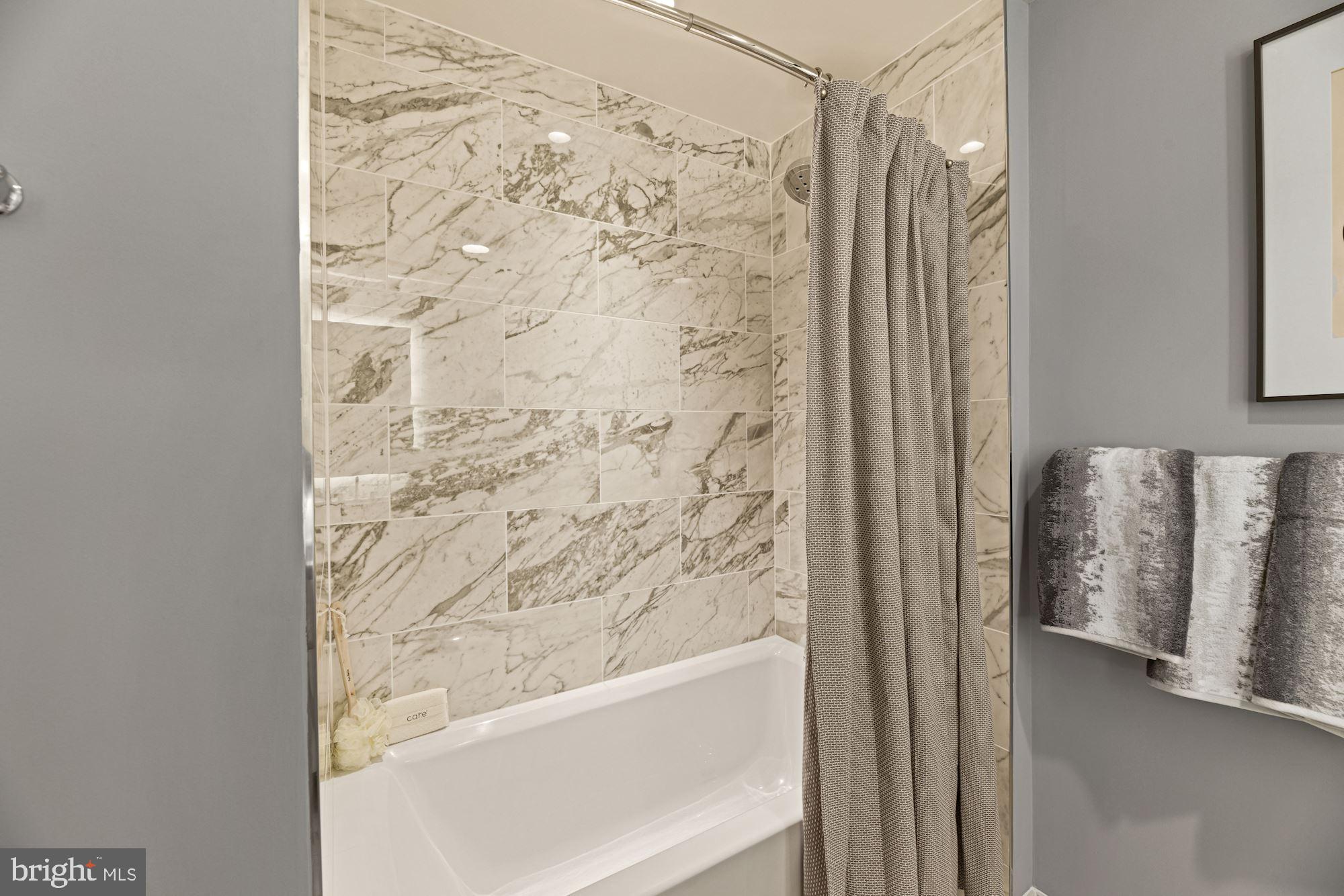 ROSSLYN - Residential