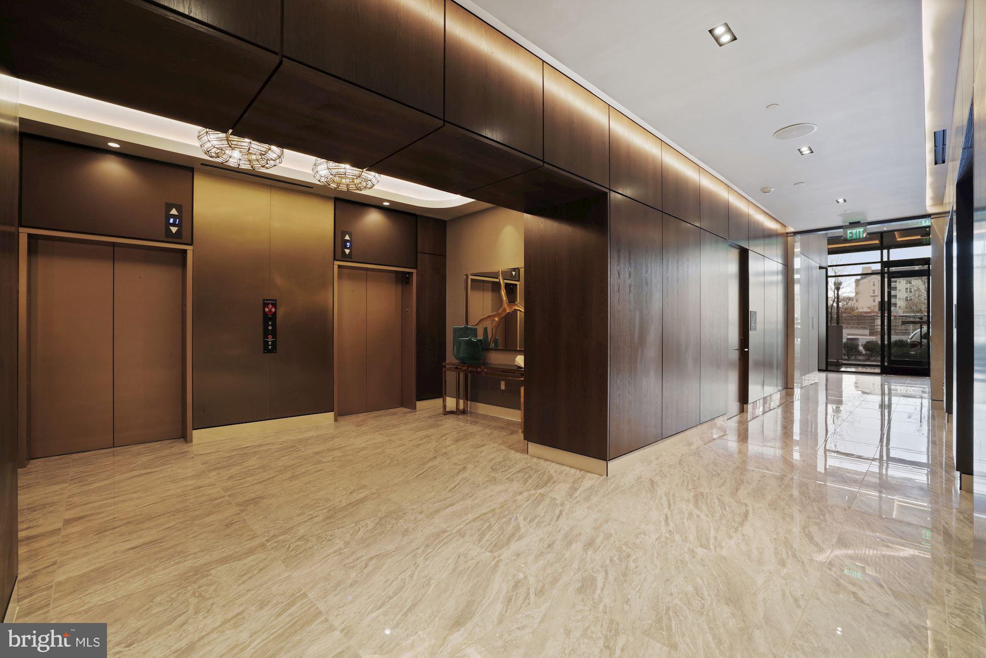 ROSSLYN - Residential