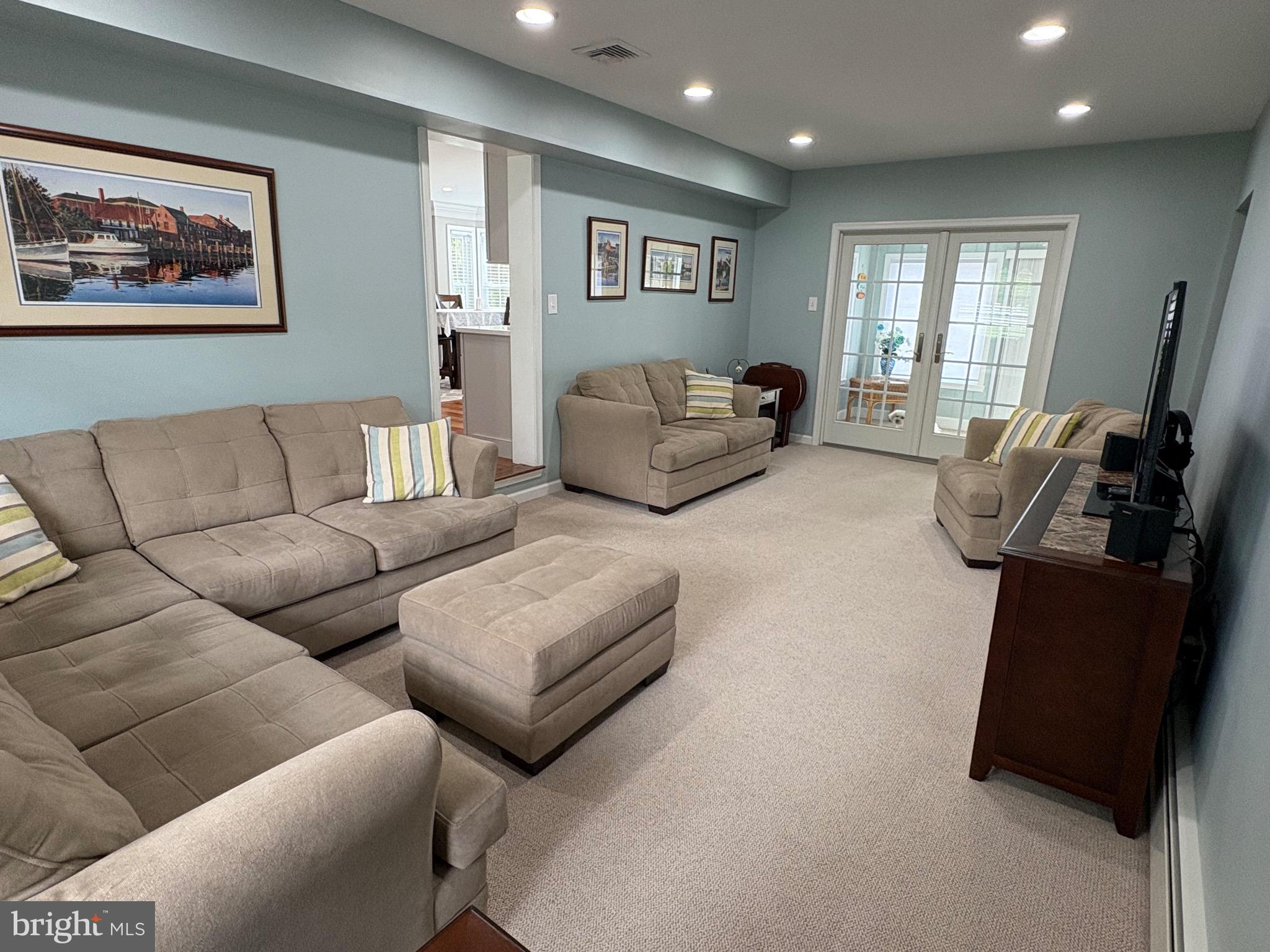WHITFORD HILLS - Residential