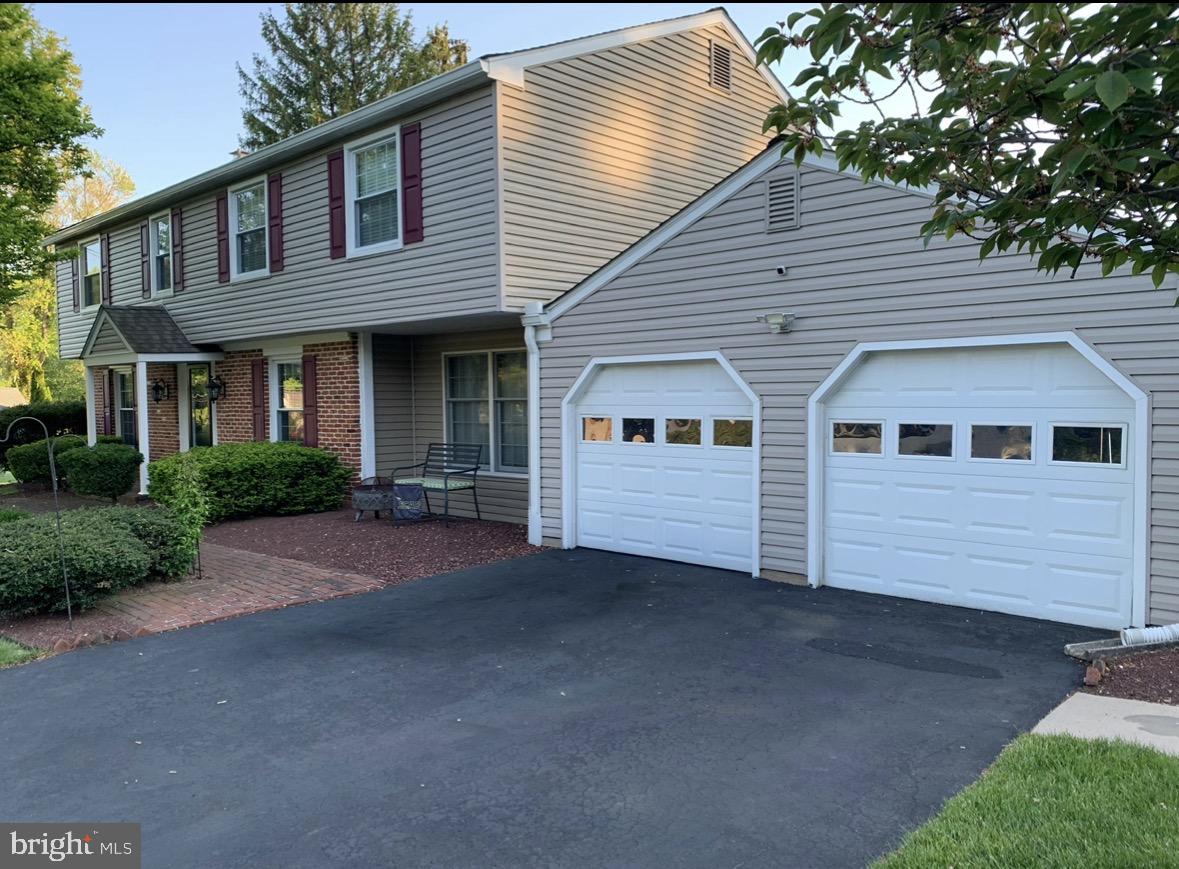 12 PINEWOOD DRIVE