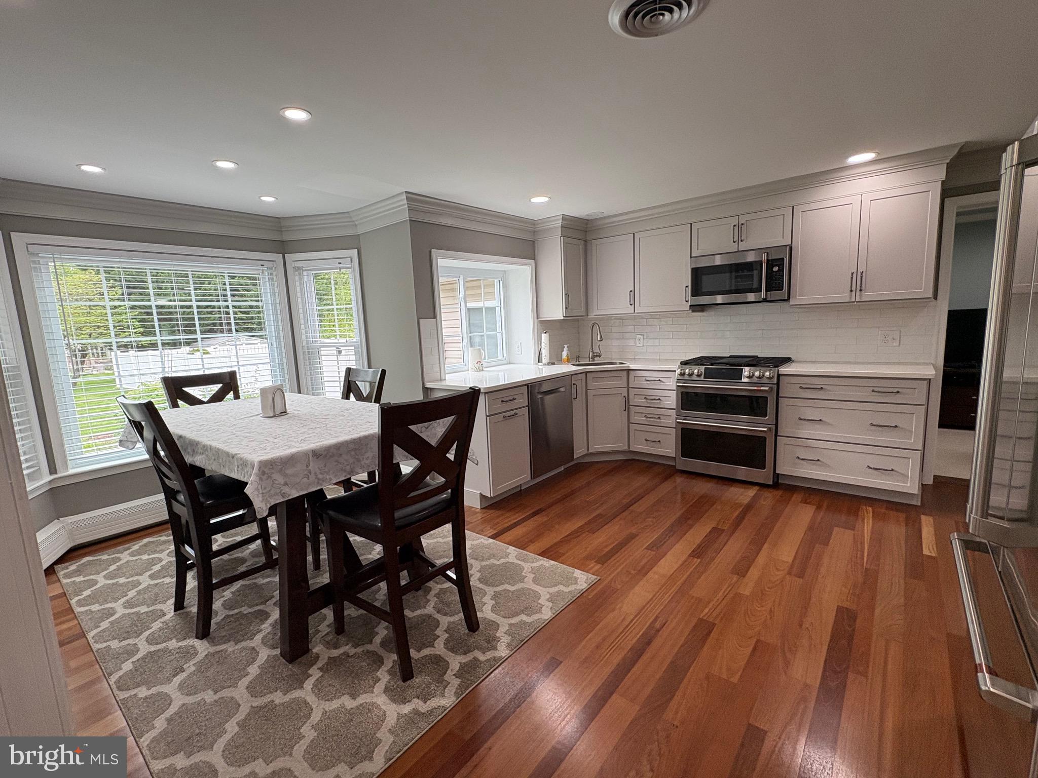WHITFORD HILLS - Residential