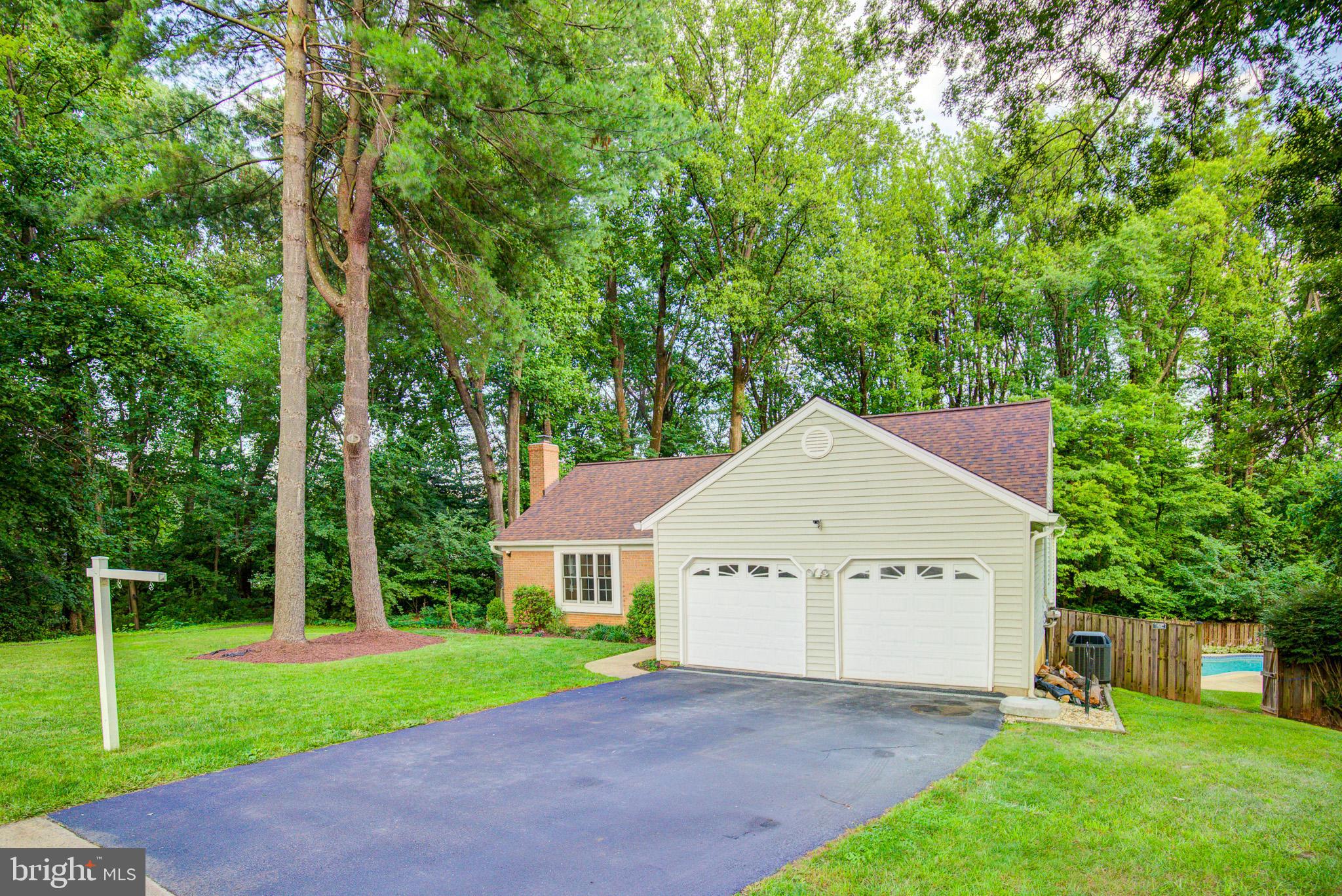 9519 HEATHWOOD COURT