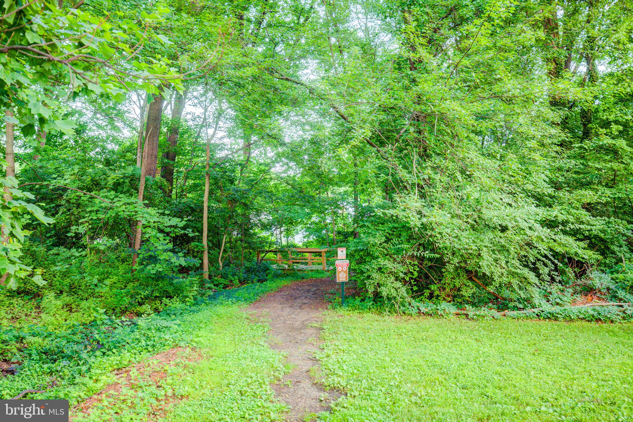 9519 HEATHWOOD COURT