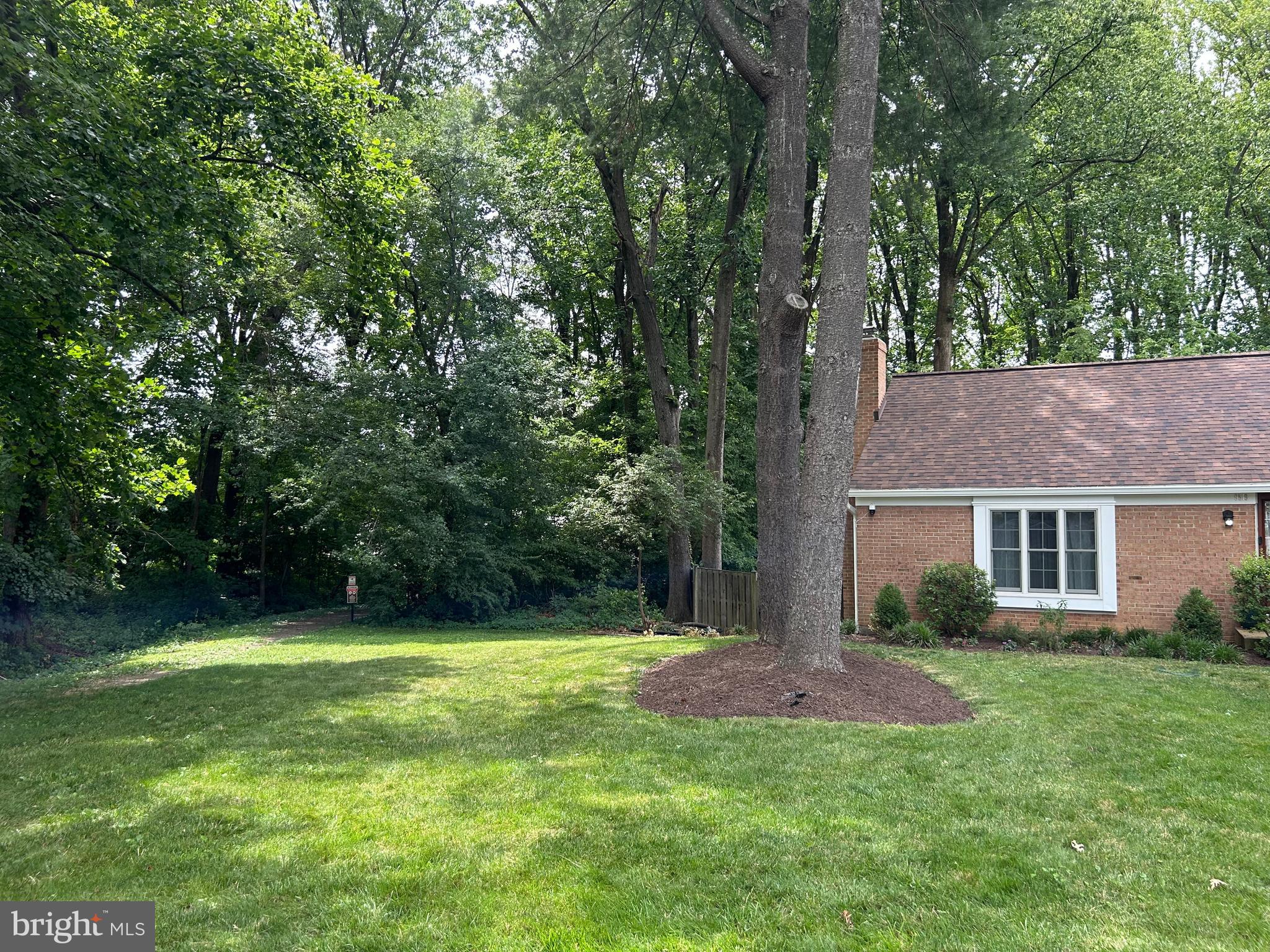 9519 HEATHWOOD COURT
