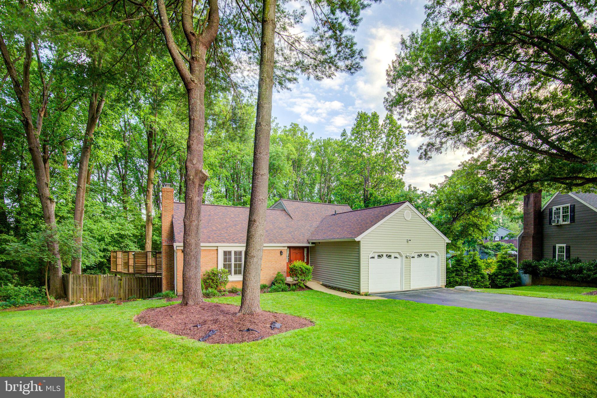 9519 HEATHWOOD COURT