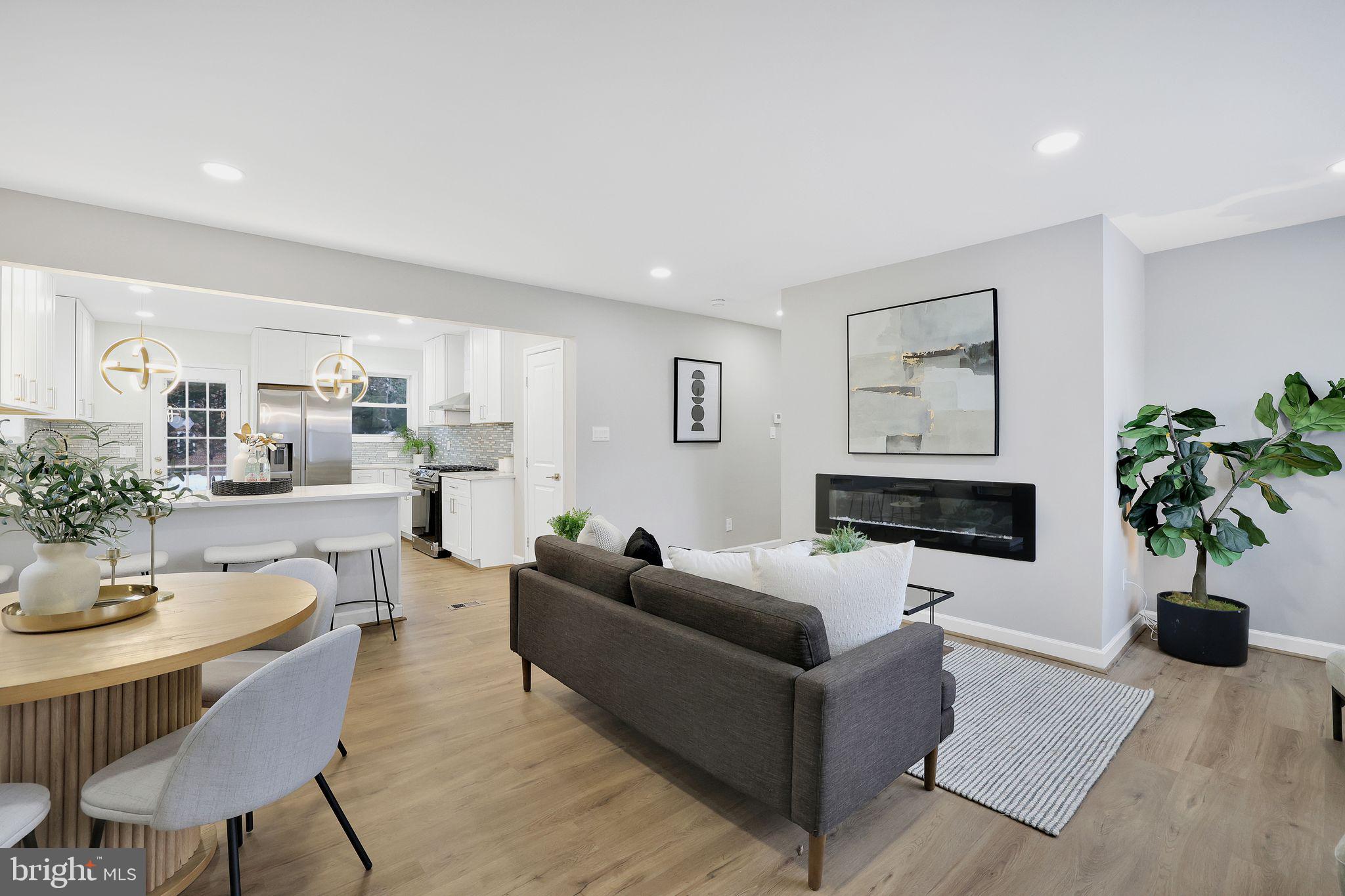 INDIAN SPRING HILLS - Residential