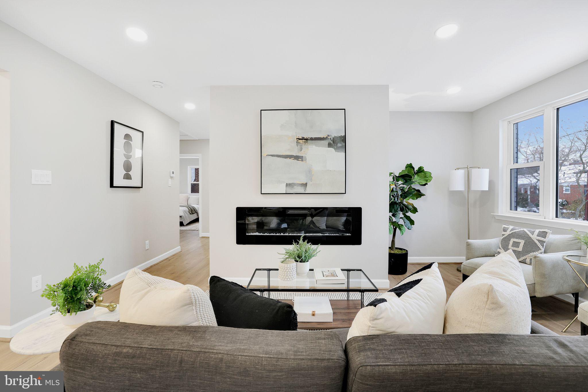 INDIAN SPRING HILLS - Residential