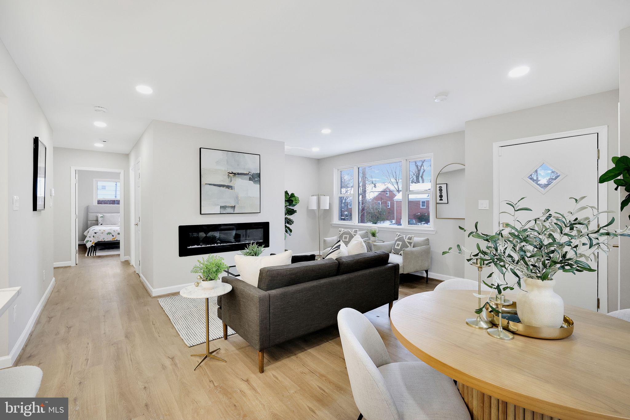 INDIAN SPRING HILLS - Residential