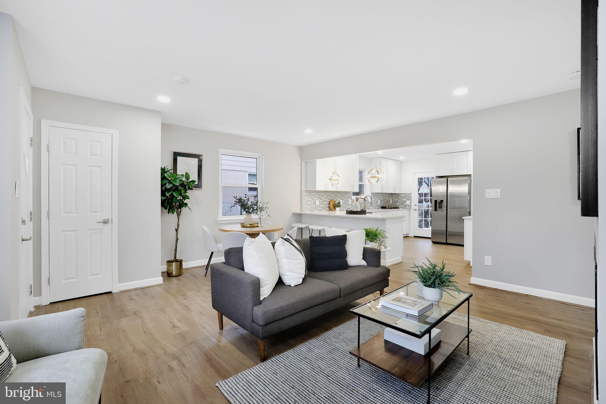 INDIAN SPRING HILLS - Residential