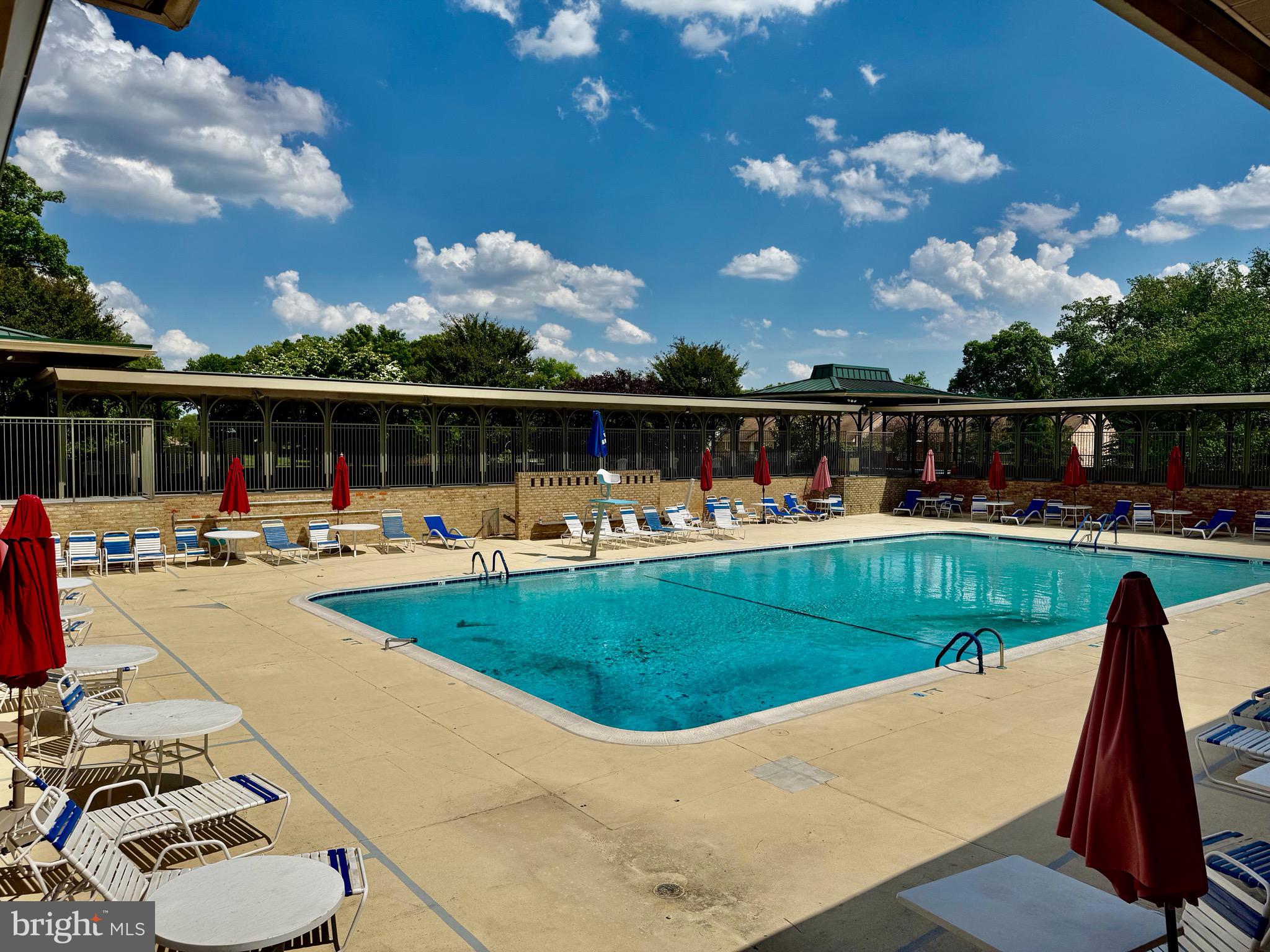 LEISURE WORLD - Residential