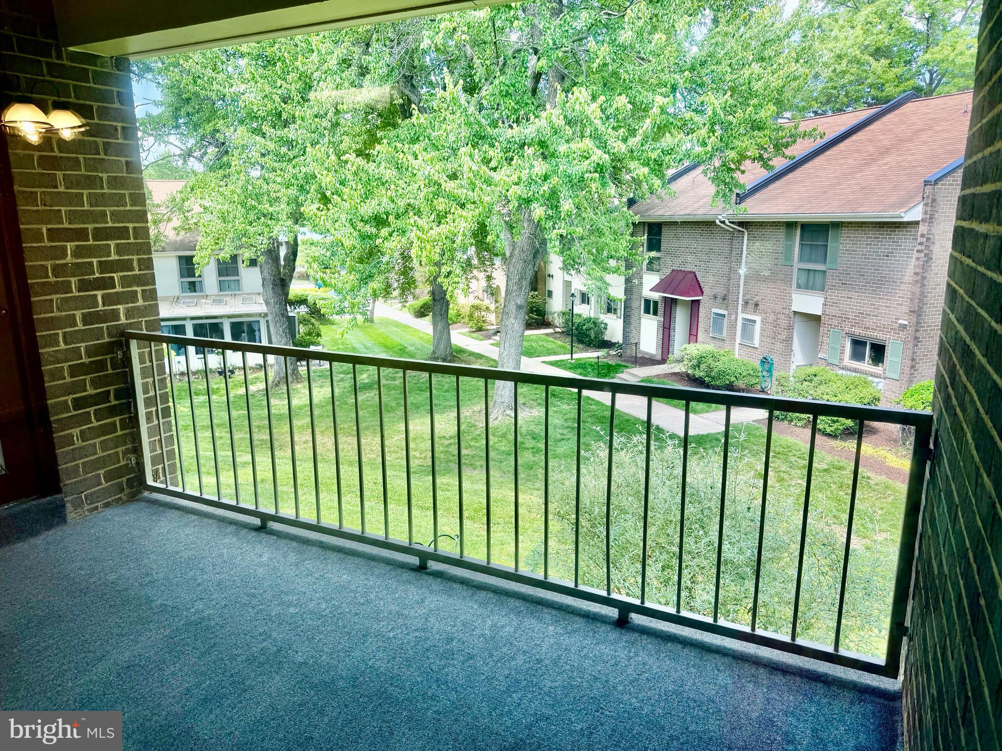 LEISURE WORLD - Residential
