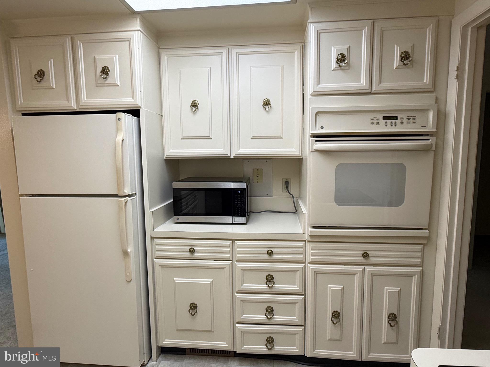 LEISURE WORLD - Residential