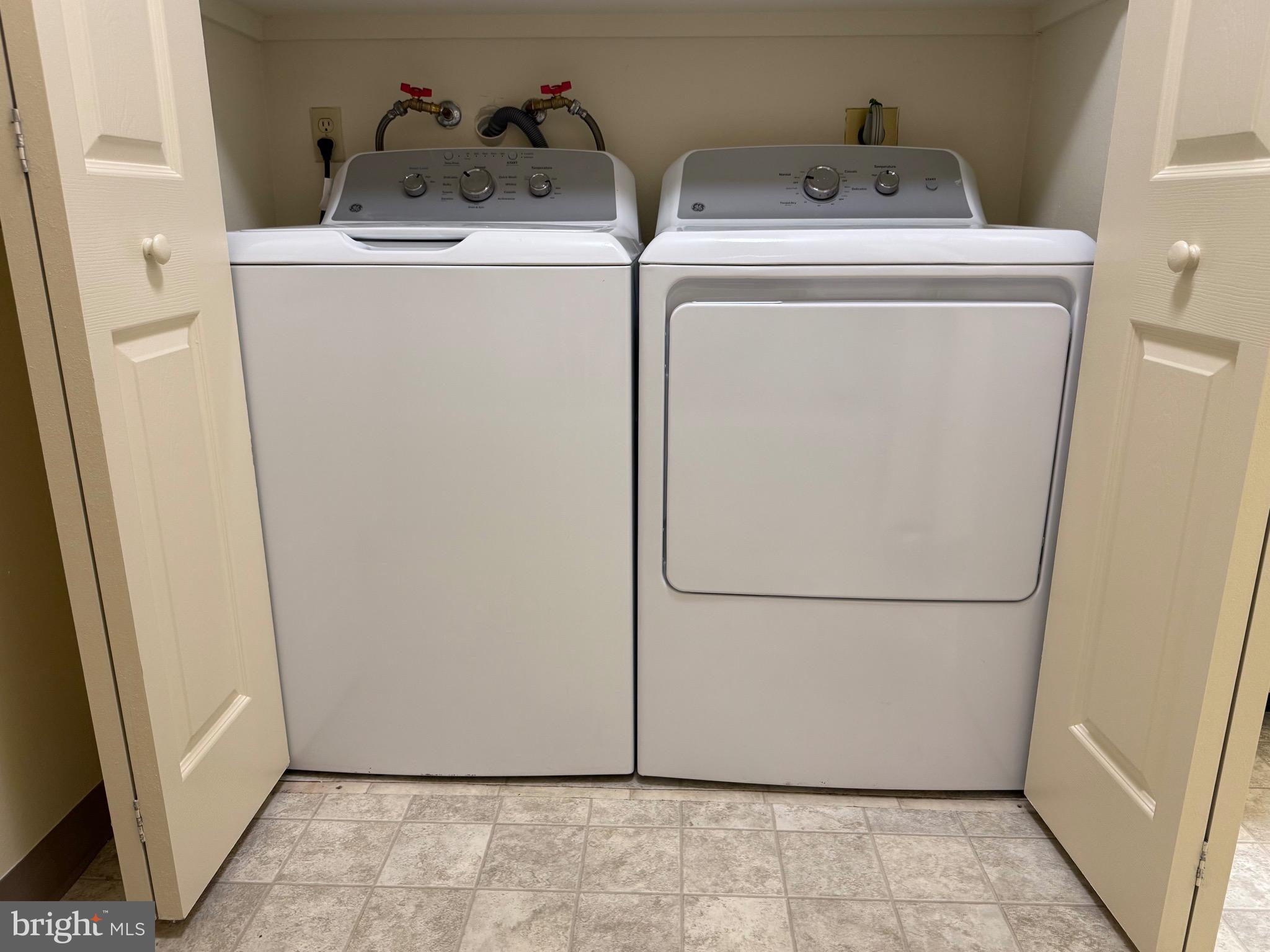 LEISURE WORLD - Residential