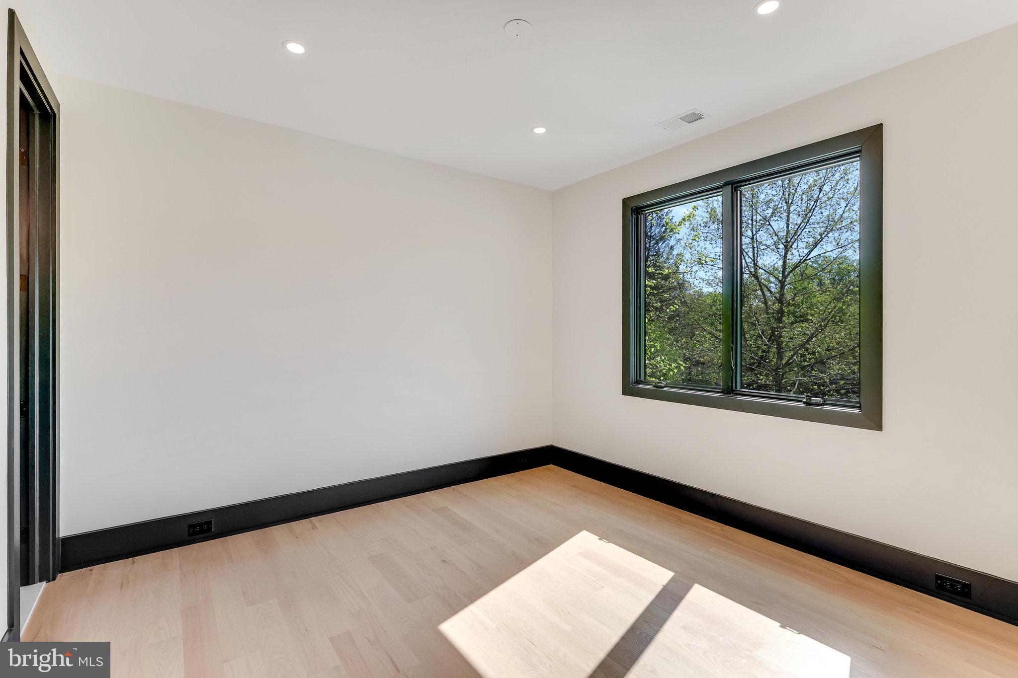 CHESTERBROOK - Residential