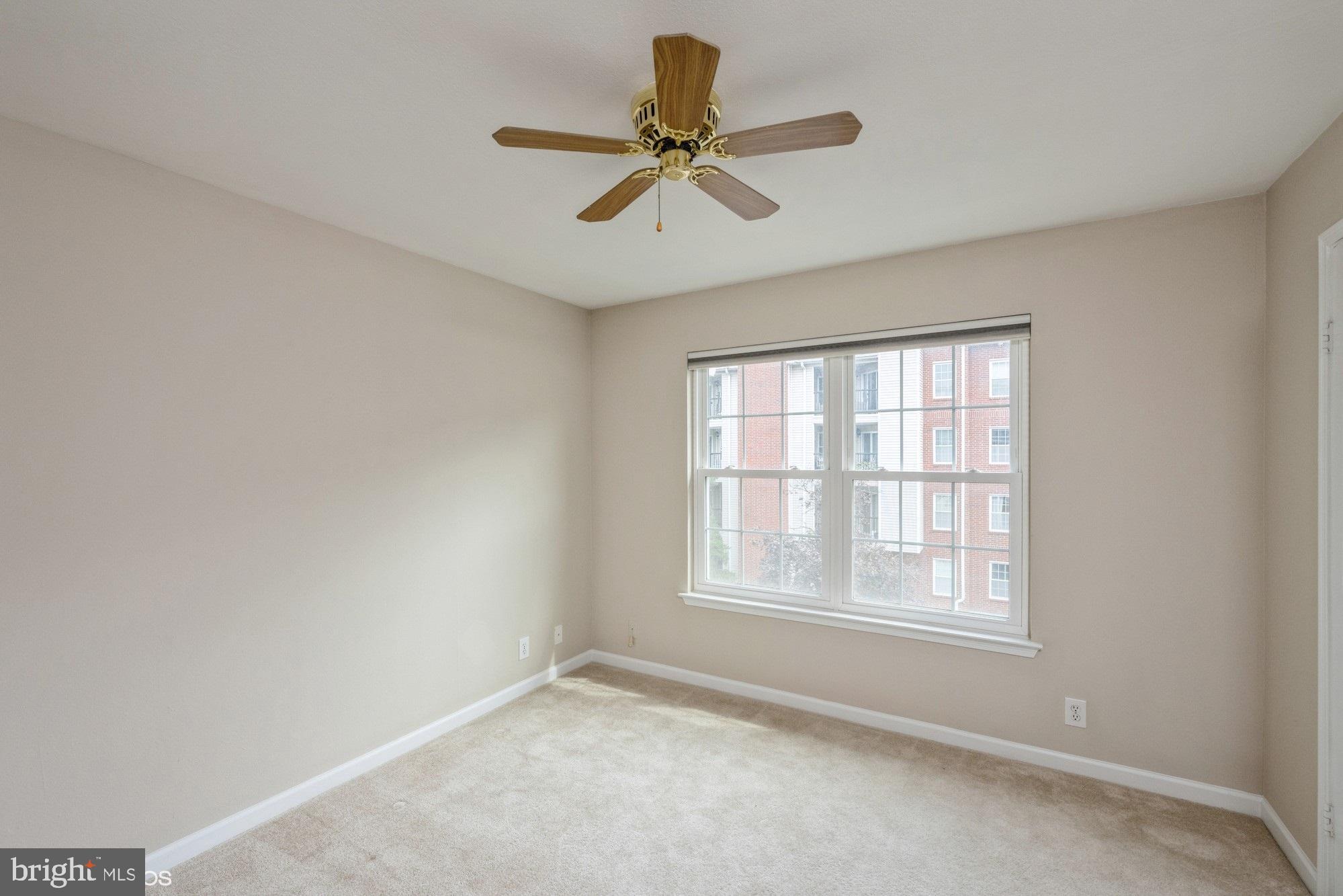 POINTE AT PARK CENTER - Residential