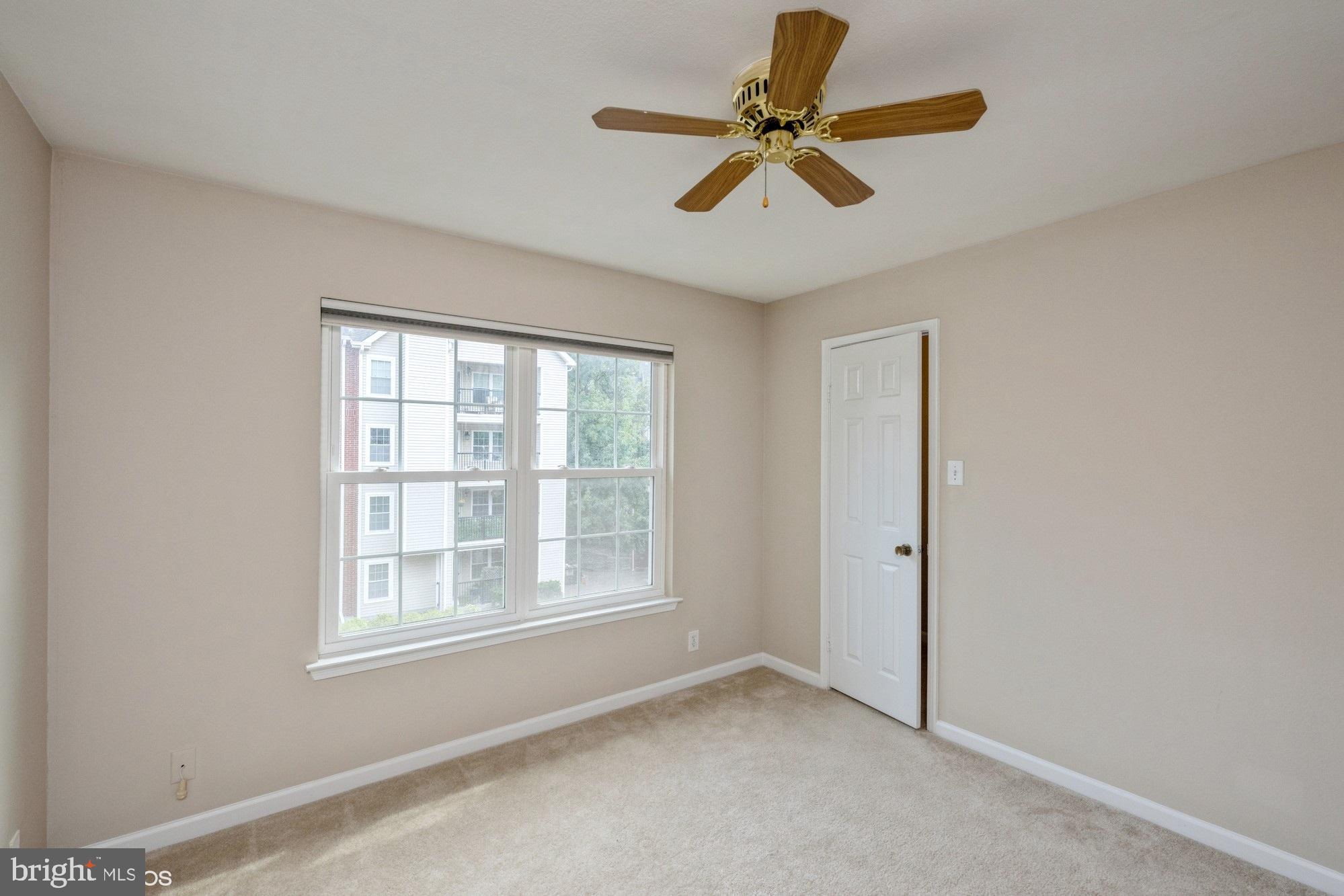 POINTE AT PARK CENTER - Residential