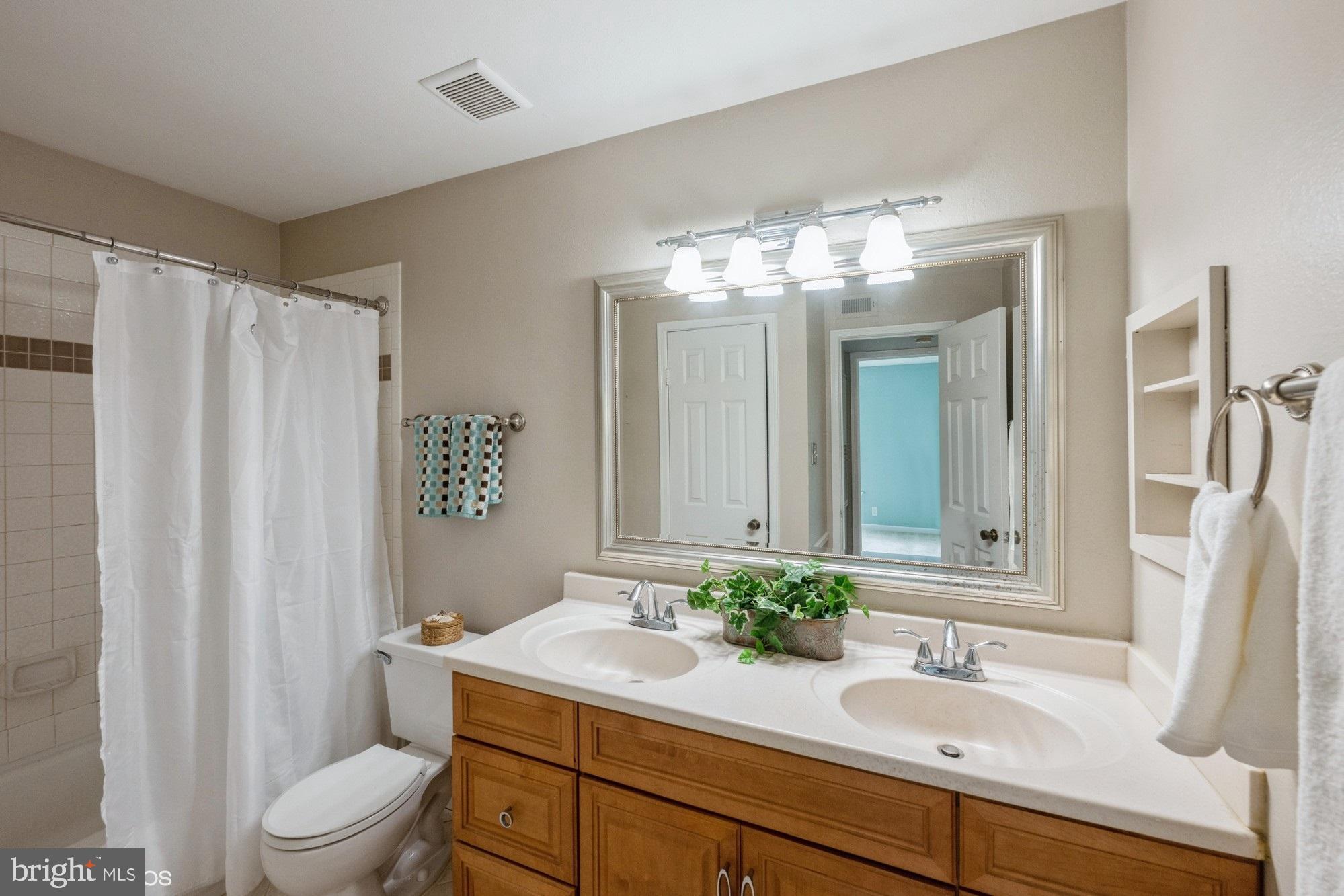 POINTE AT PARK CENTER - Residential