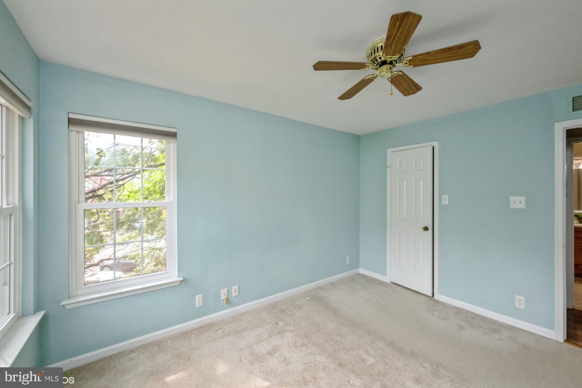 POINTE AT PARK CENTER - Residential